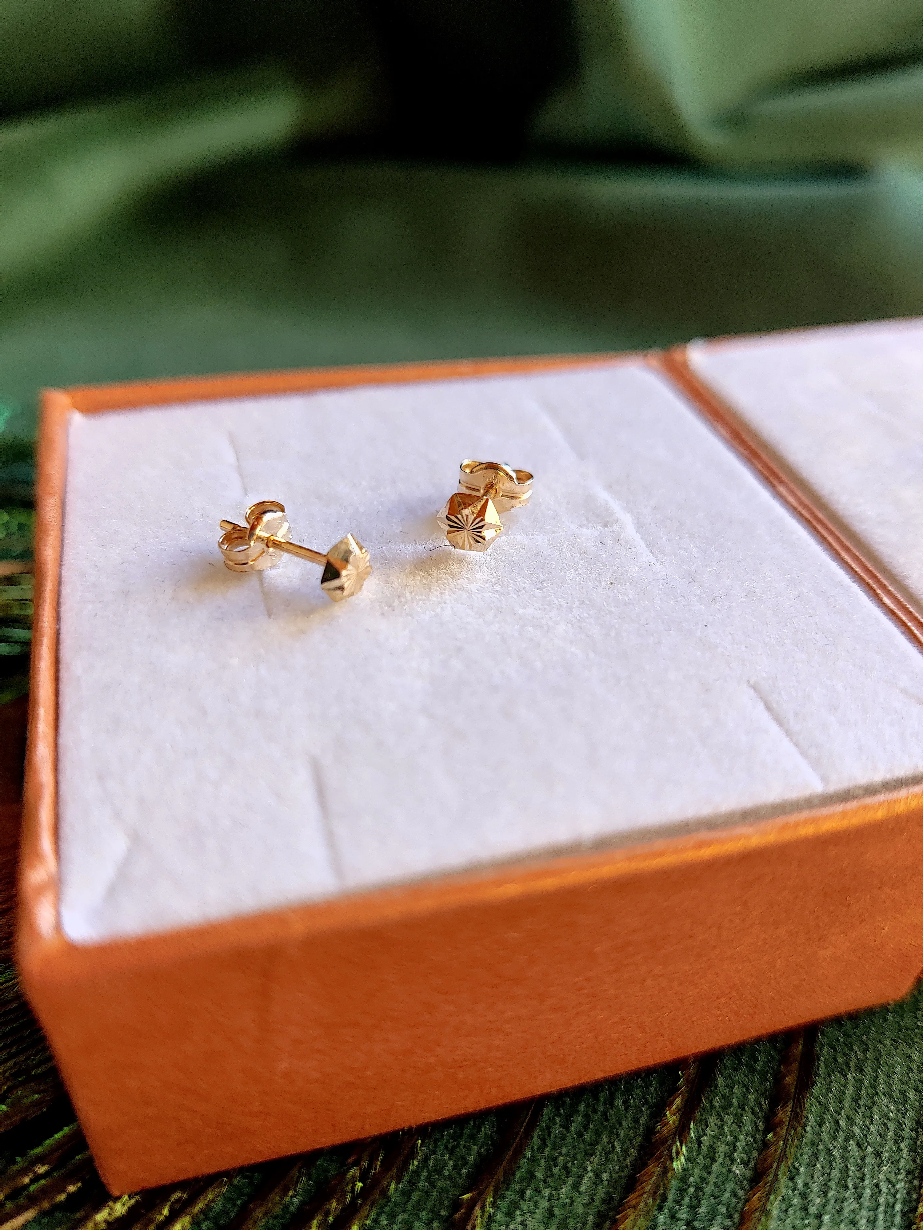 Mini oorbel in 14k goud: Vintage