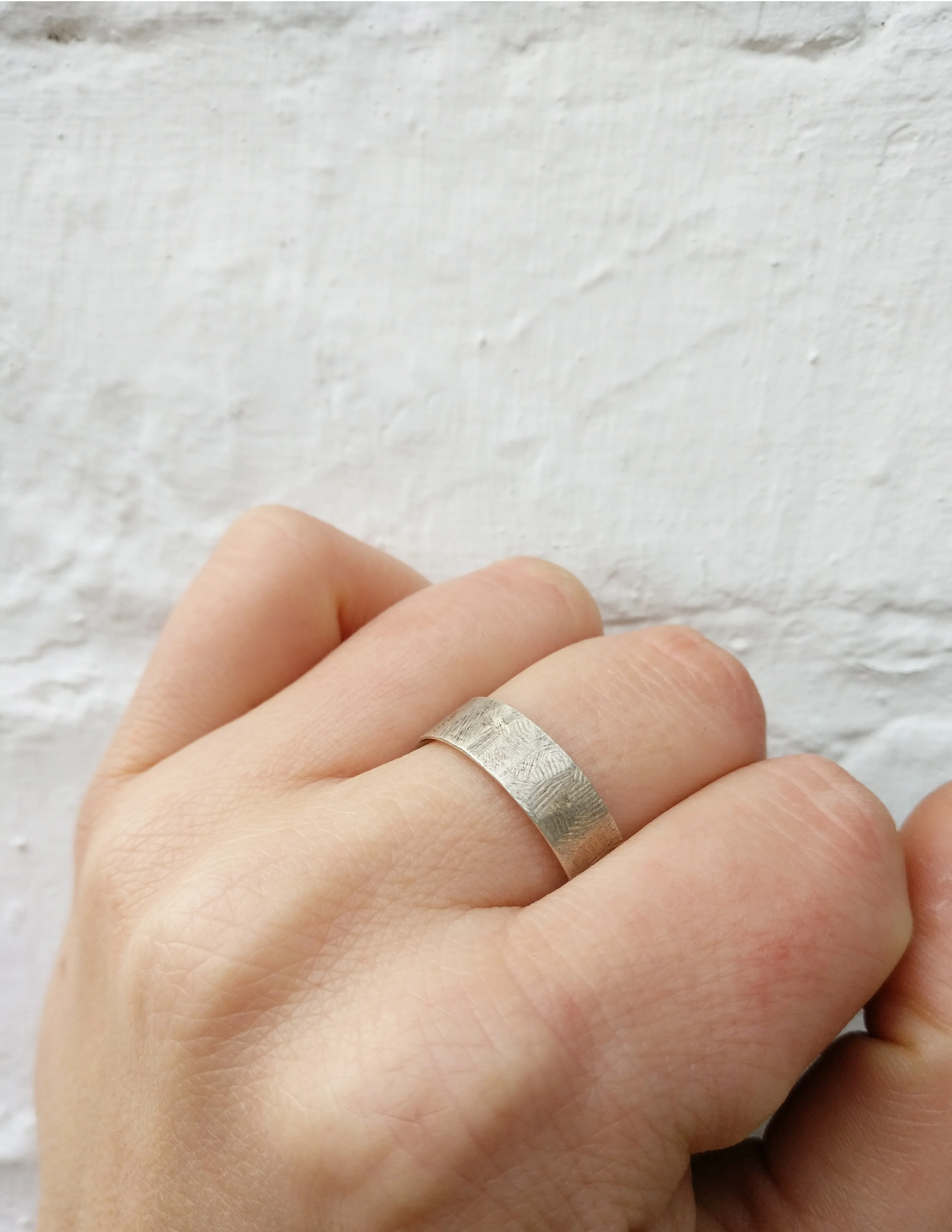 Trouwringen in 18k wit goud met zwarte diamant: Caesar en Cleopatra