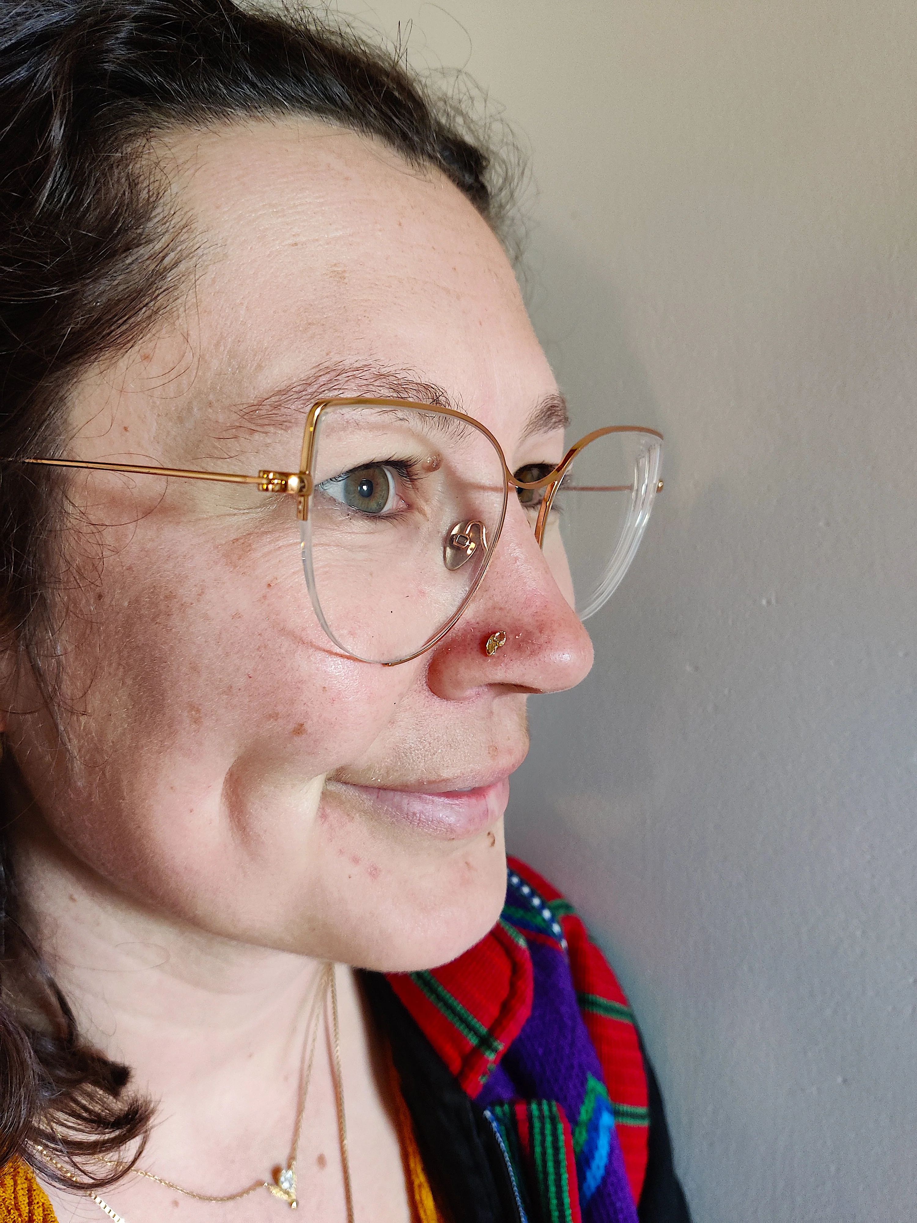 Neuspiercing in 18K geelgoud met diamant - lily