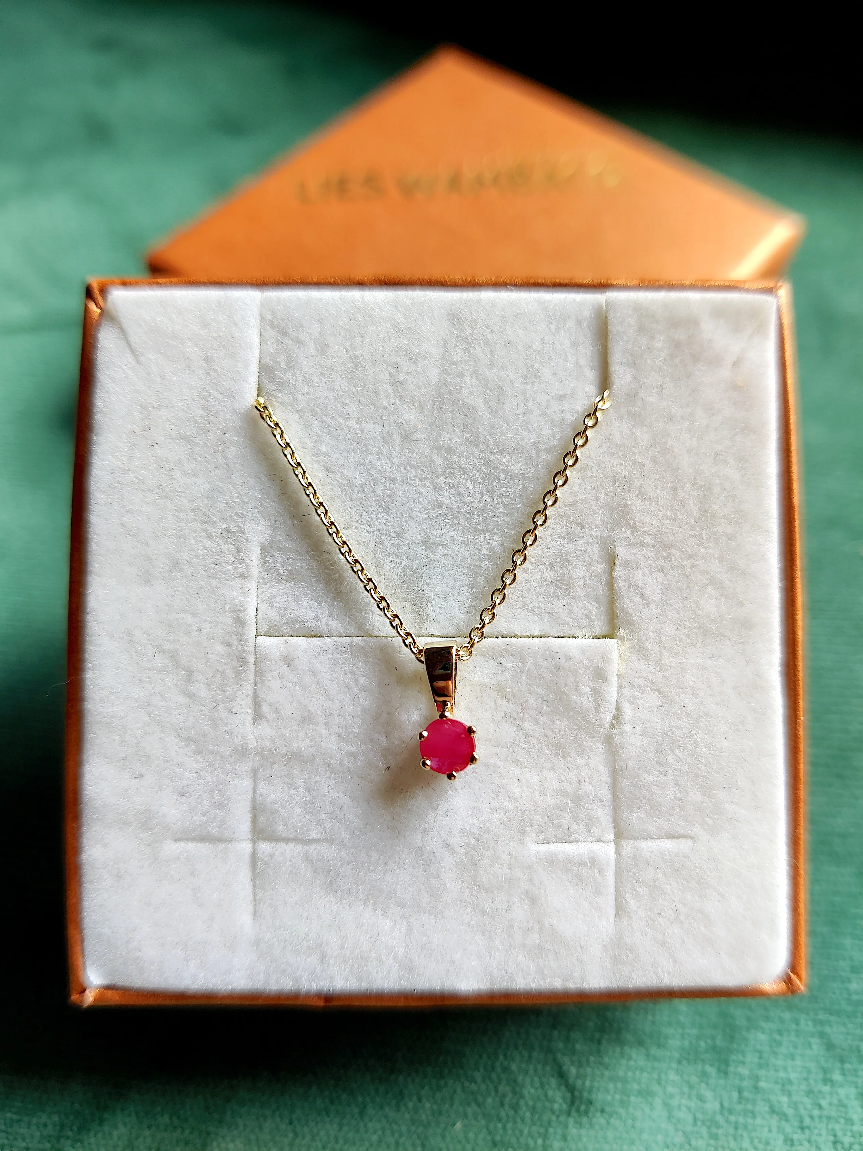 Hanger in 14k geel goud met robijn - Juli