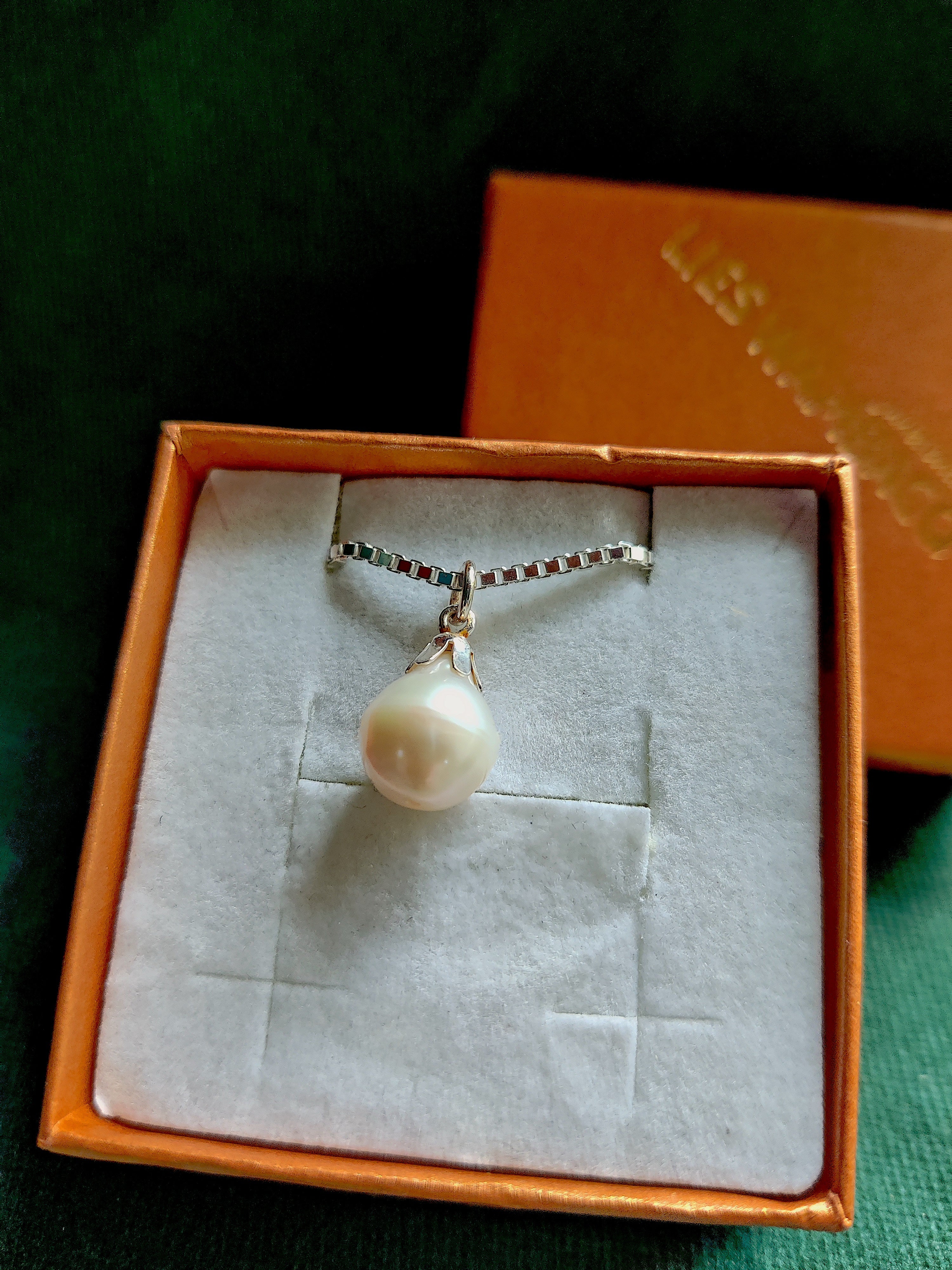 Hanger in zilver met zoetwater parel - Venus