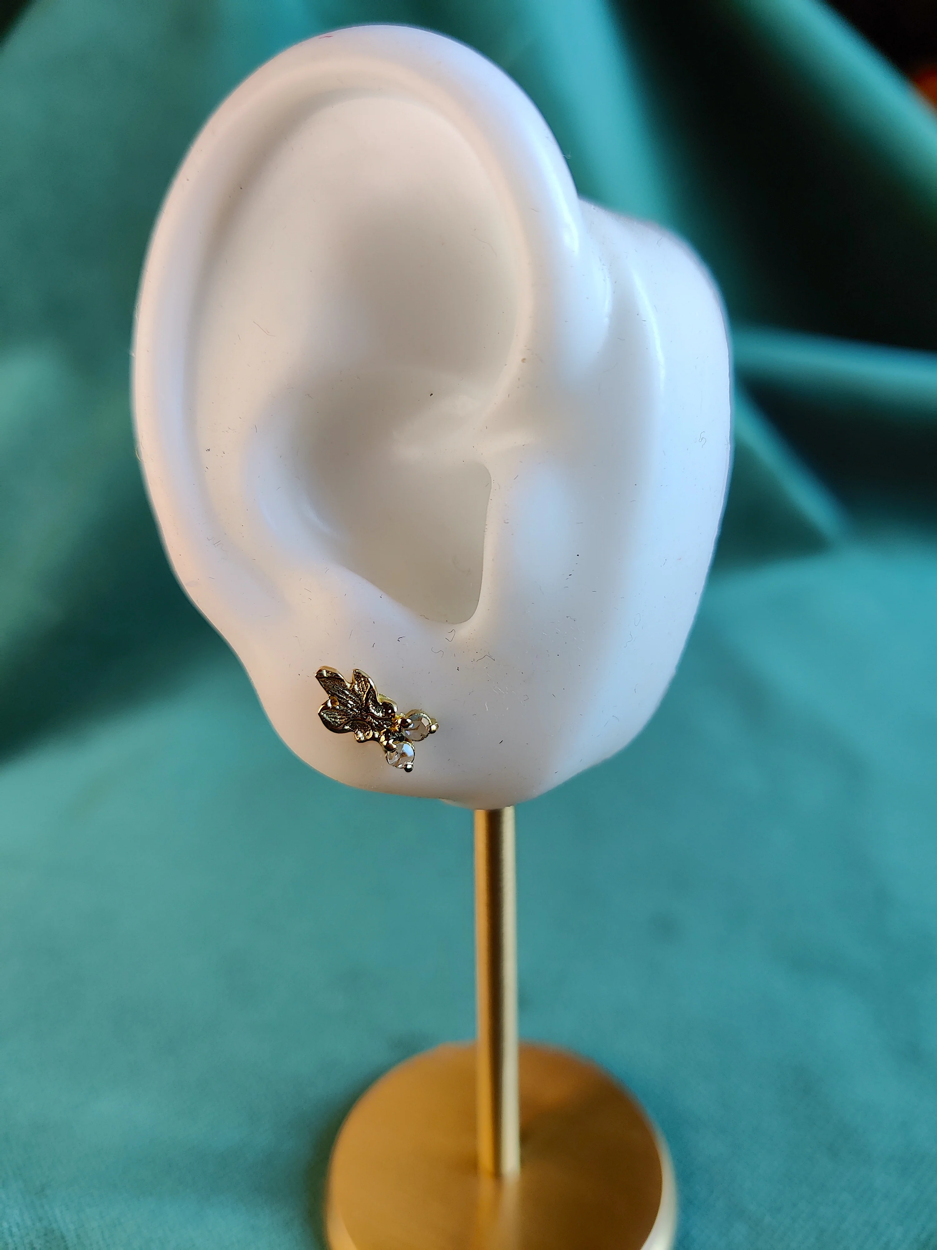 Losse oorsteker in 18K geel met diamant - Laurli