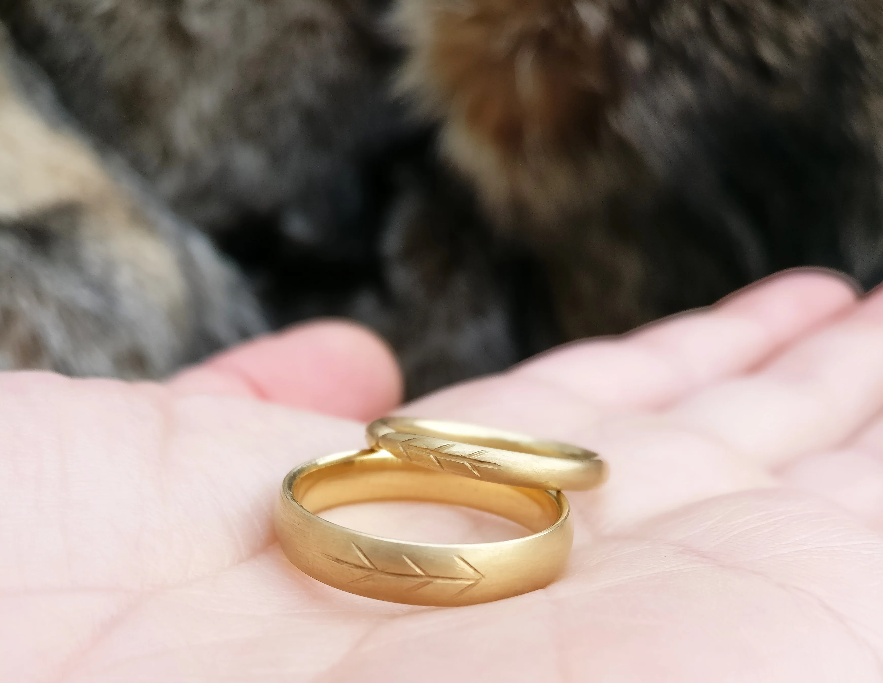 Trouwringen in 18k geel goud: Romeo en Julia