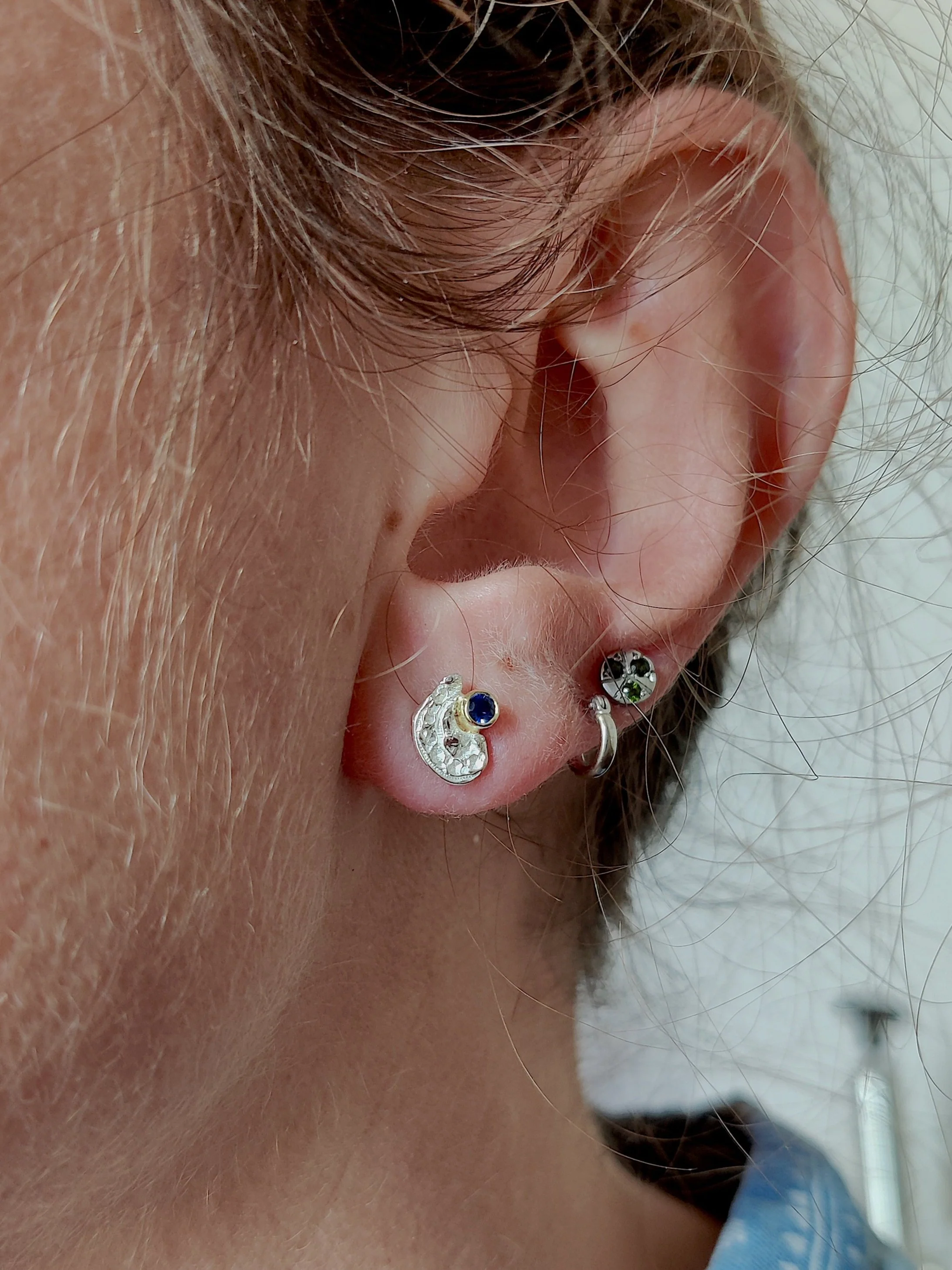 Oorbellen in zilver en 14k geel goud met saffier : Amelia