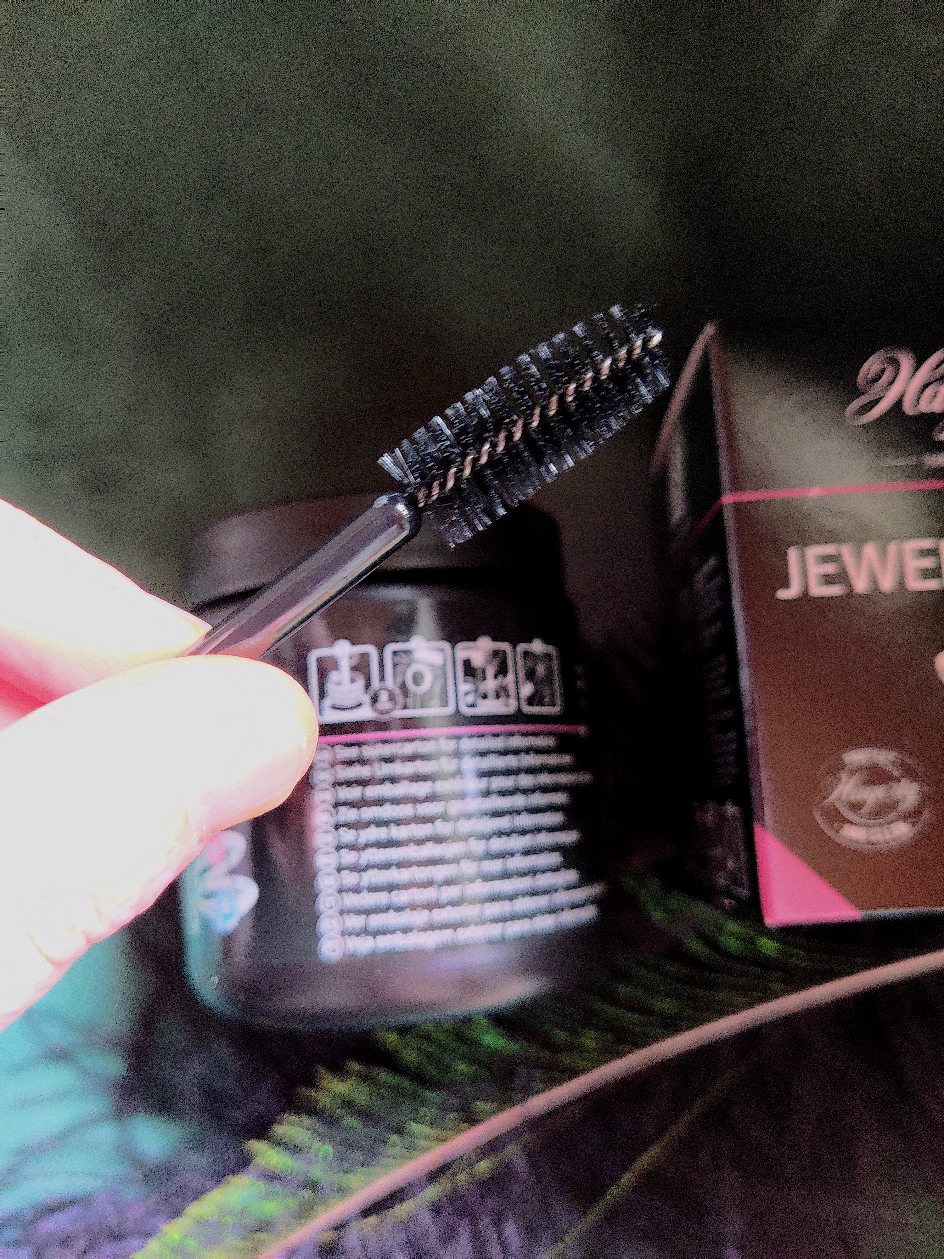 Poetsproduct voor gouden juwelen met edelstenen