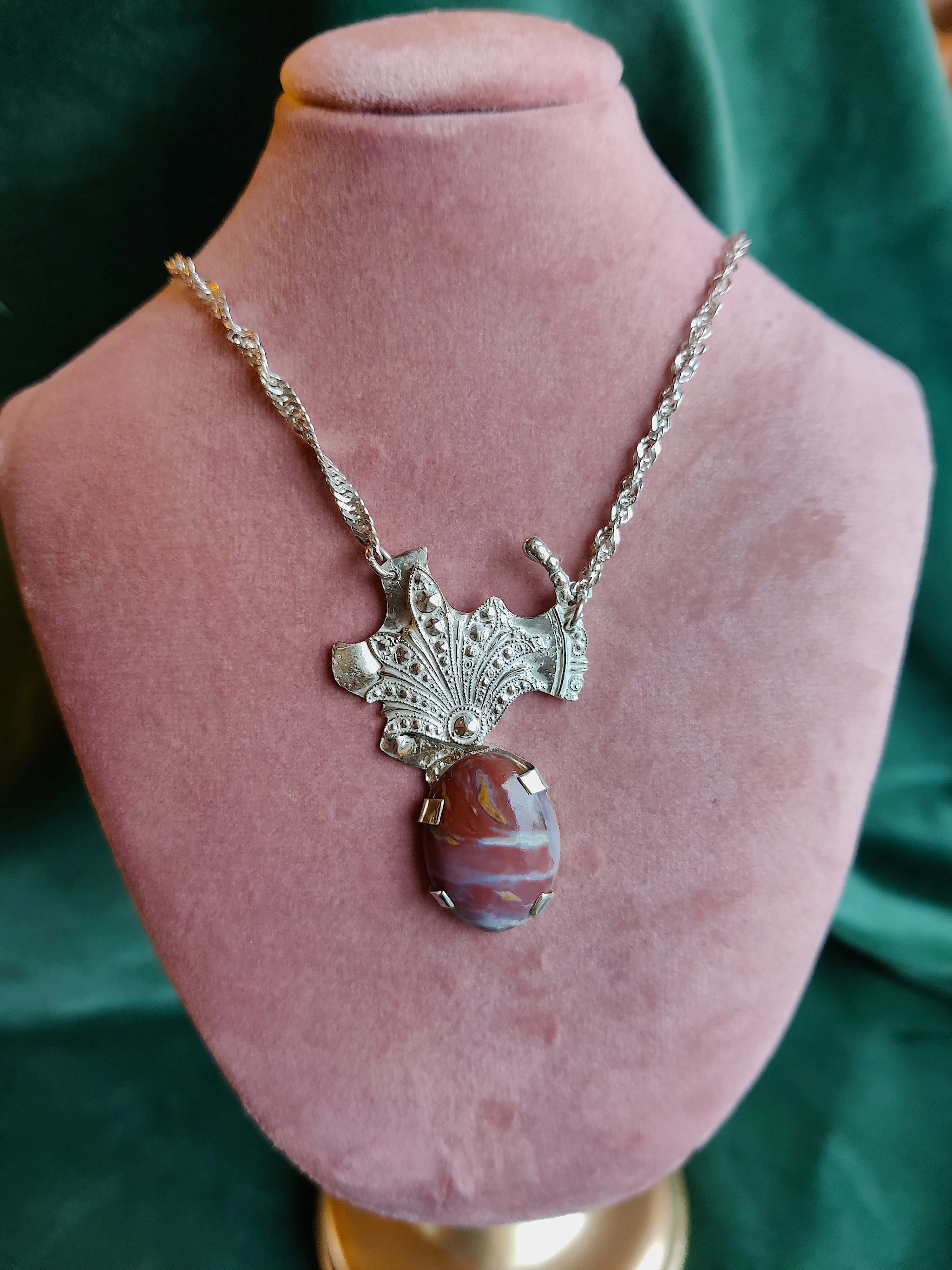 Zilveren halsketting met jaspis: Dahlia