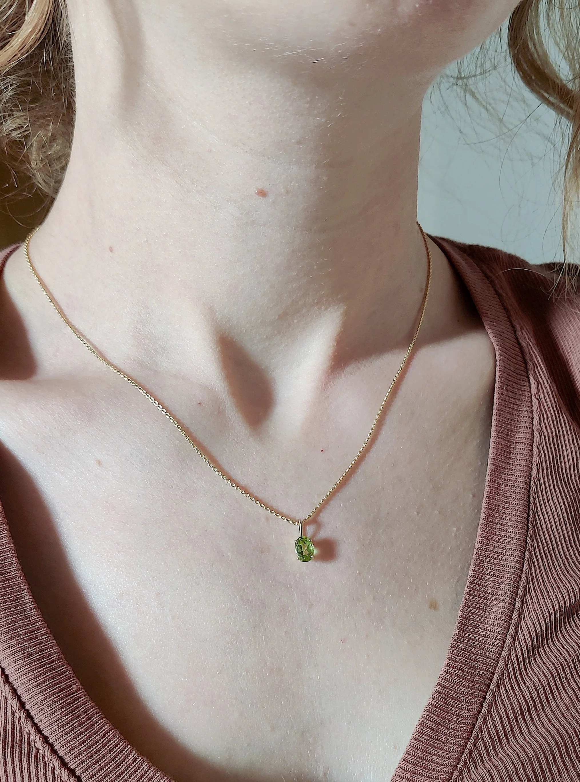 Hanger in 14k geel goud met peridoot - Augusti