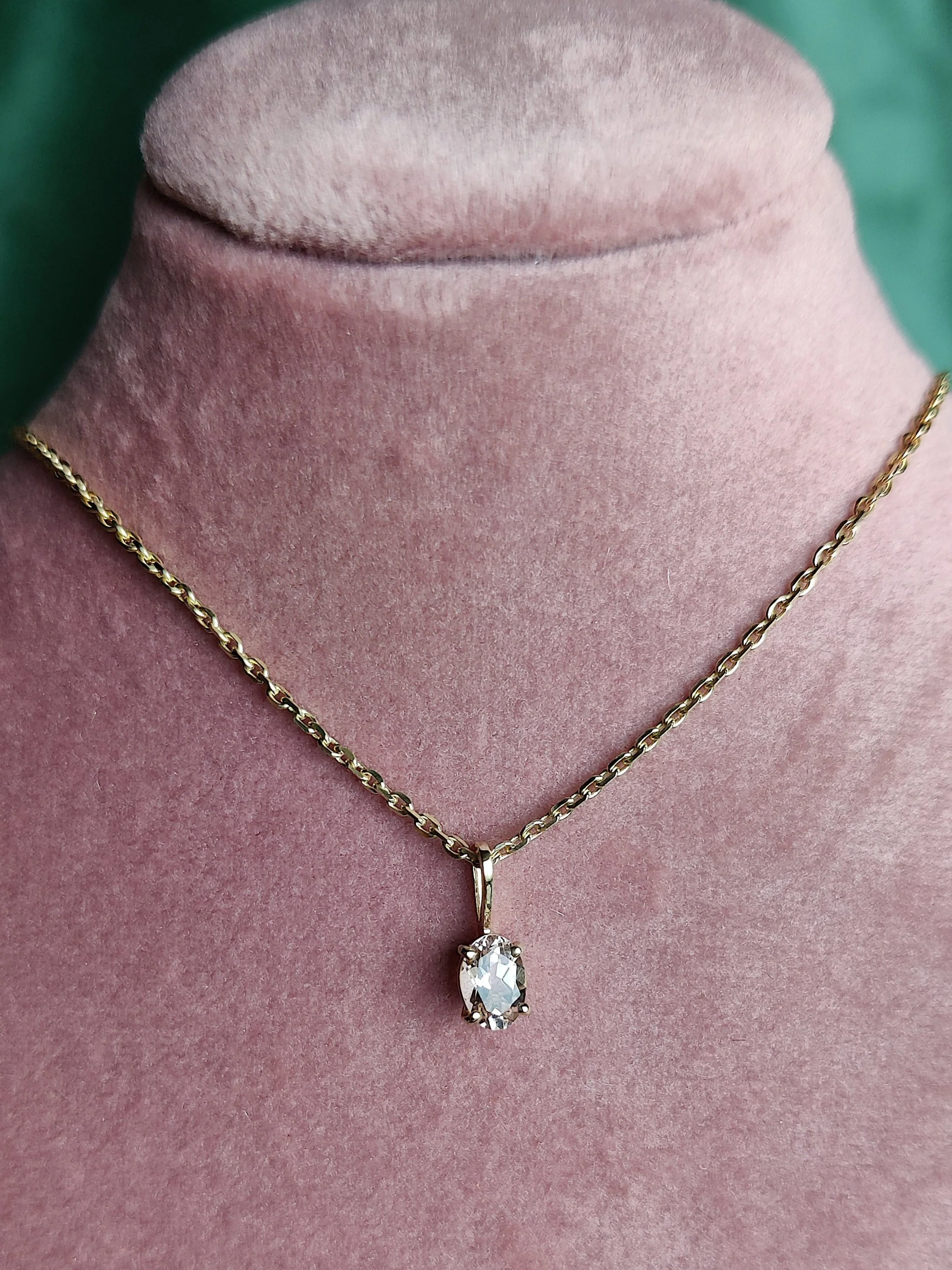 14k gouden hanger met een Morganiet: Morgan