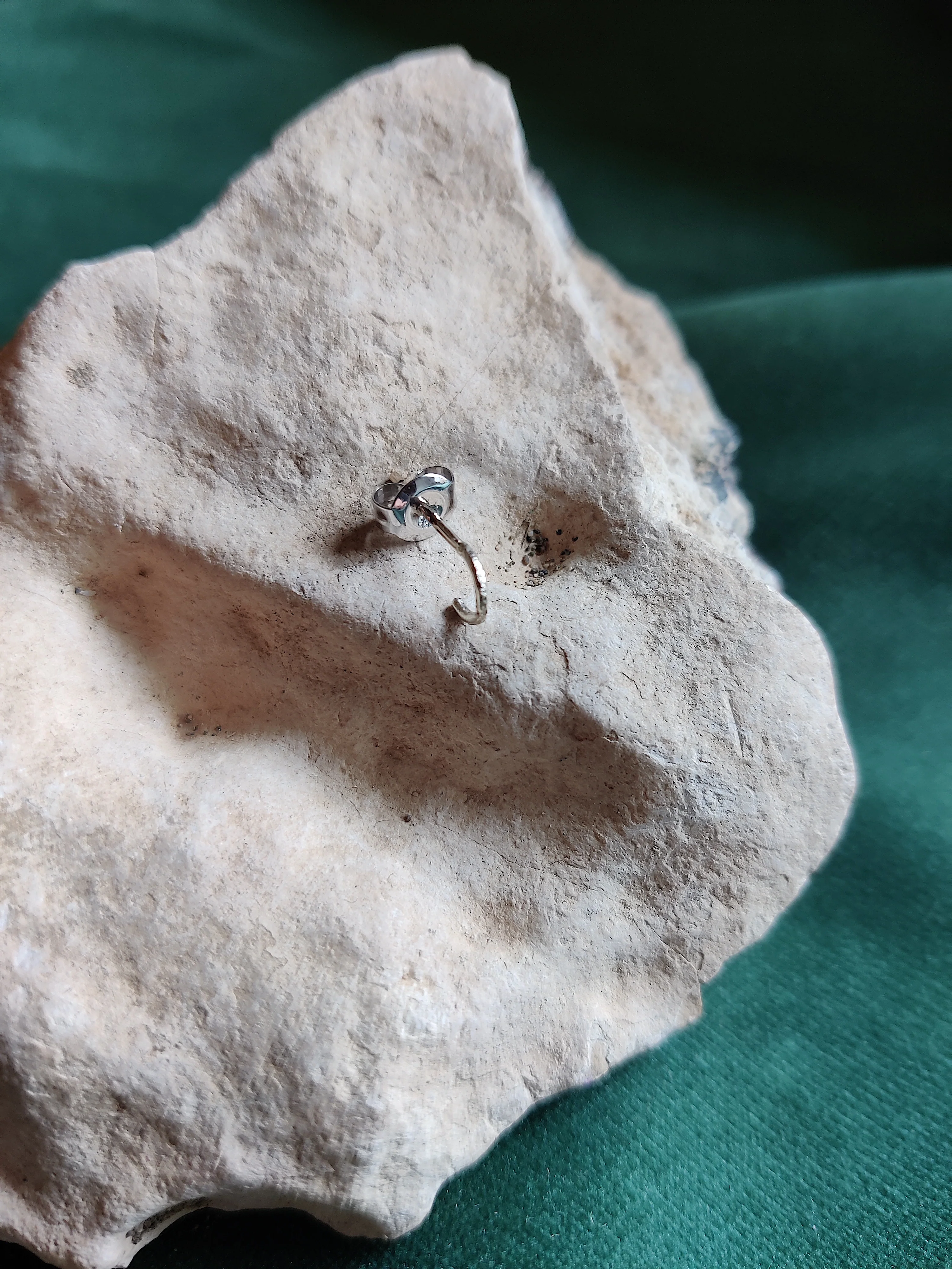 Losse oorsteker in 18K wit goud - Ringo