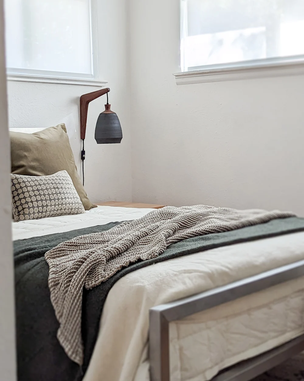 PARK SLOPE CERAMIC PLUG-IN SCONCE