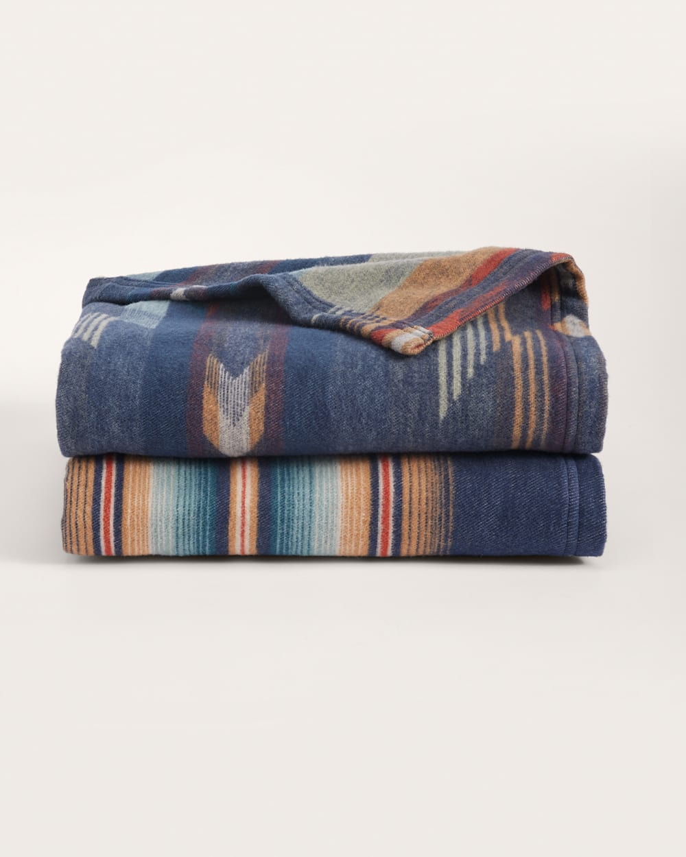 WYETH FALLS/STRIPE ORGANIC COTTON THROW GIFT PACK