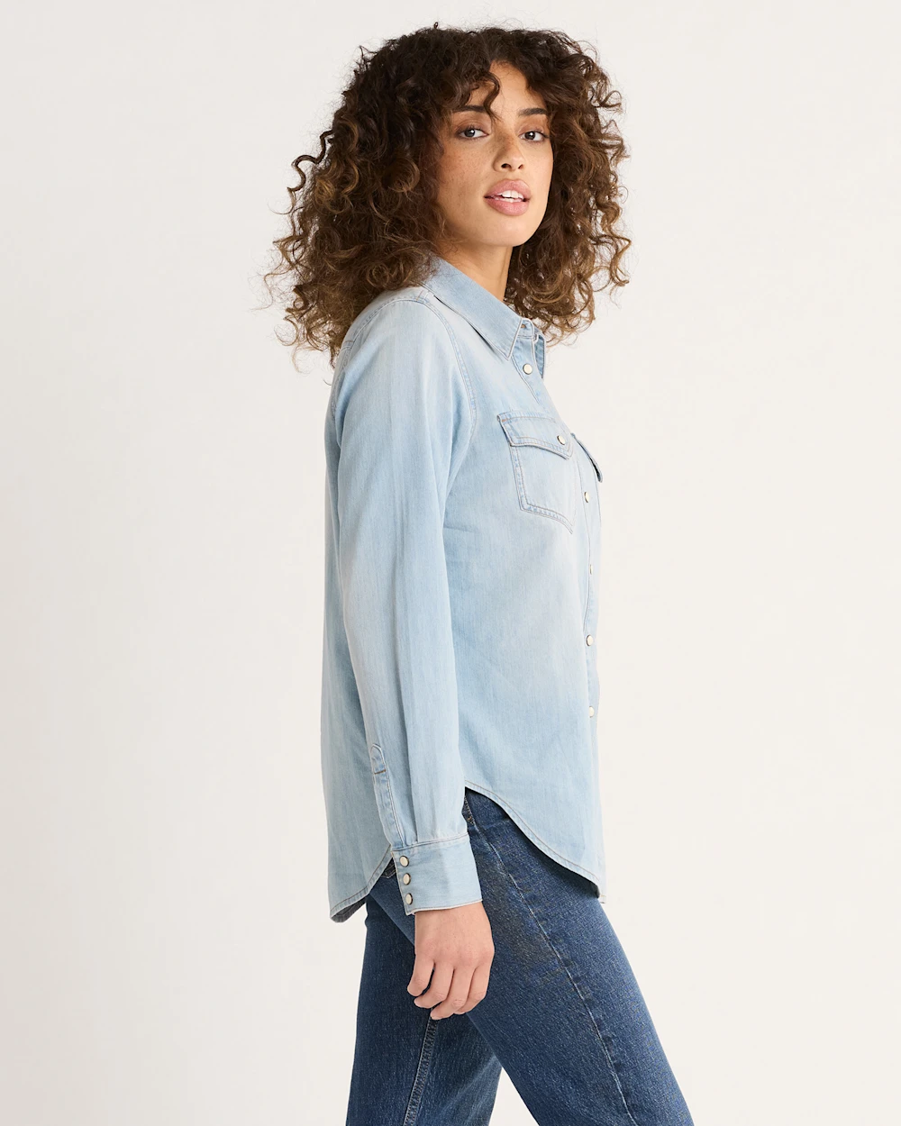 WOMEN'S CHAMBRAY GAMBLER SHIRT