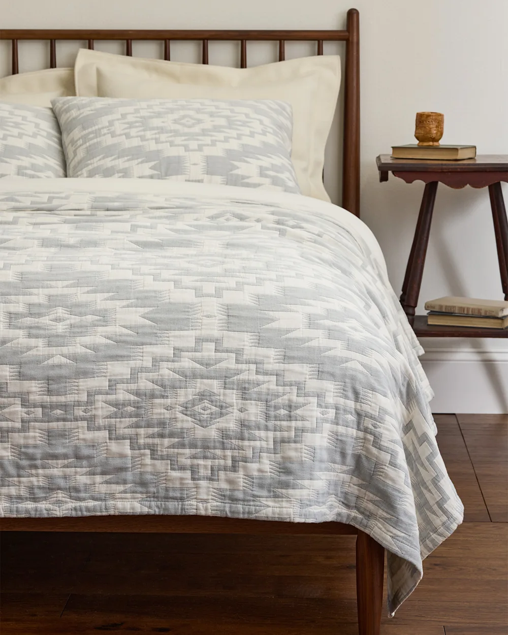 MESILLA COTTON MATELASSE COVERLET