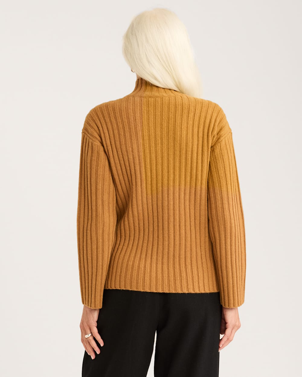 WOMEN'S OVERSIZED MOCKNECK PULLOVER