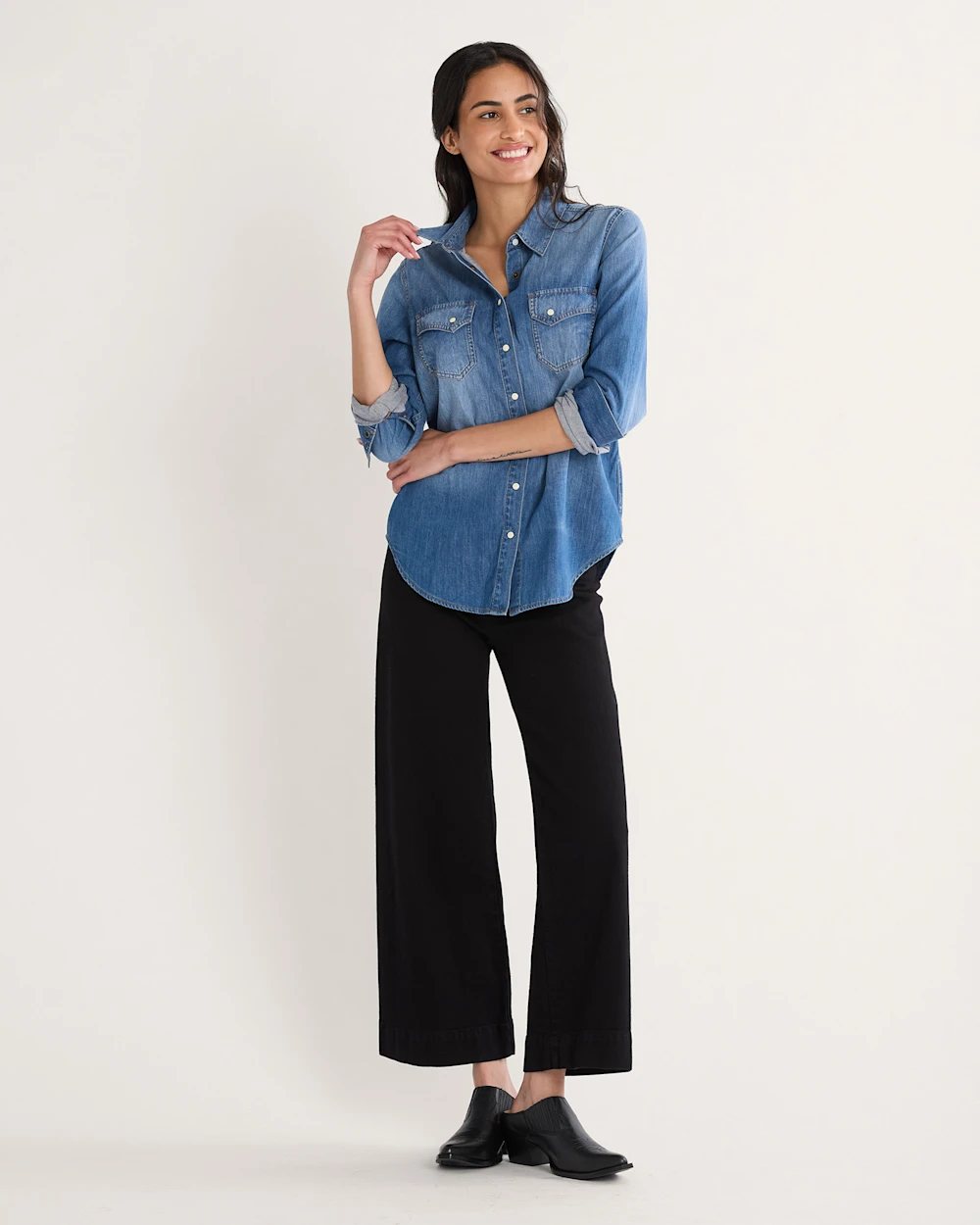 WOMEN'S CHAMBRAY GAMBLER SHIRT