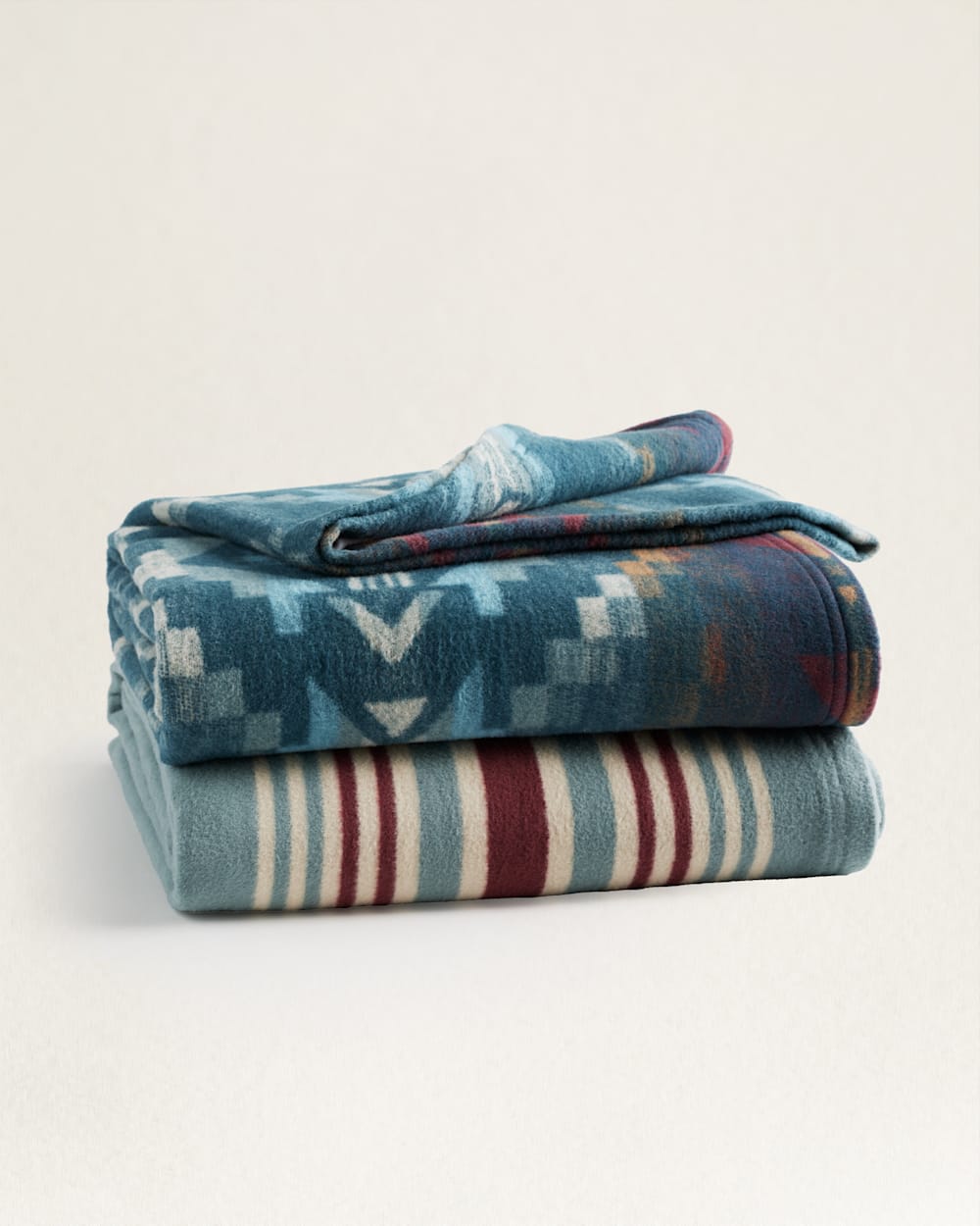 CARICO LAKE/STRIPE ORGANIC COTTON THROW GIFT PACK