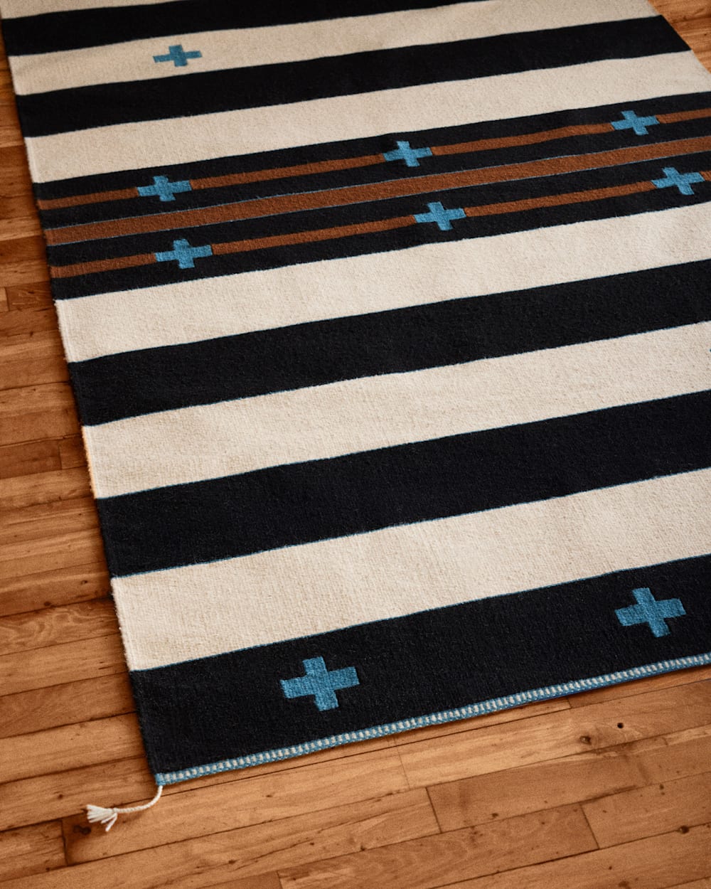 TURQUOISE CROSSES RUG