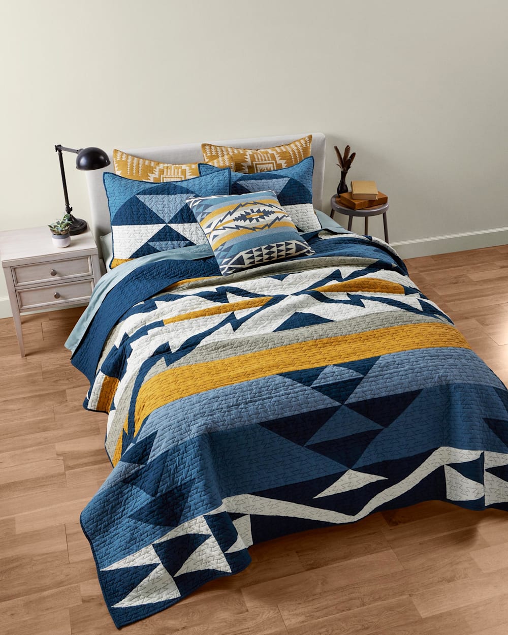 TRAPPER PEAK PIECED QUILT SET