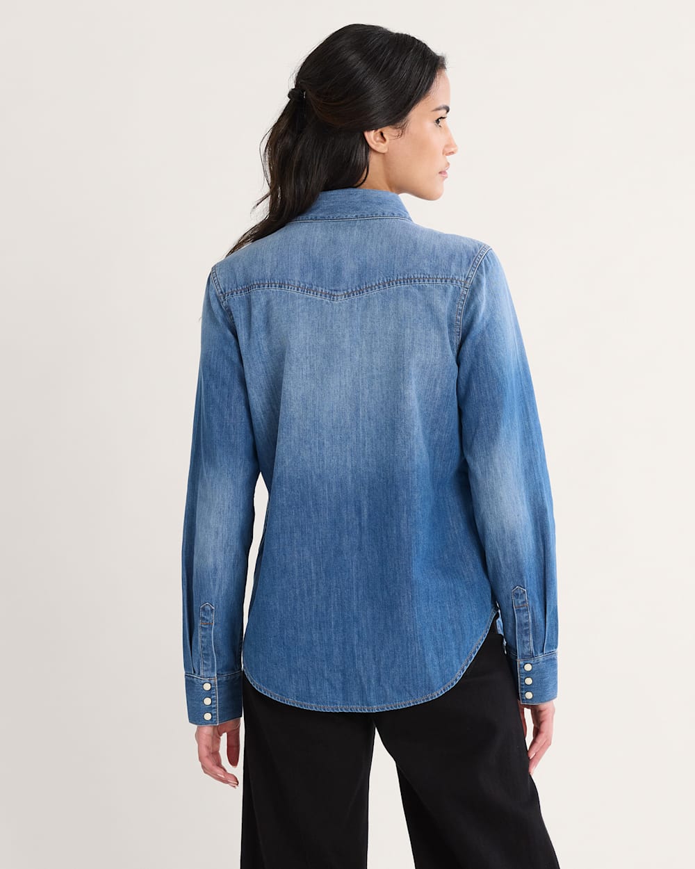 WOMEN'S CHAMBRAY GAMBLER SHIRT