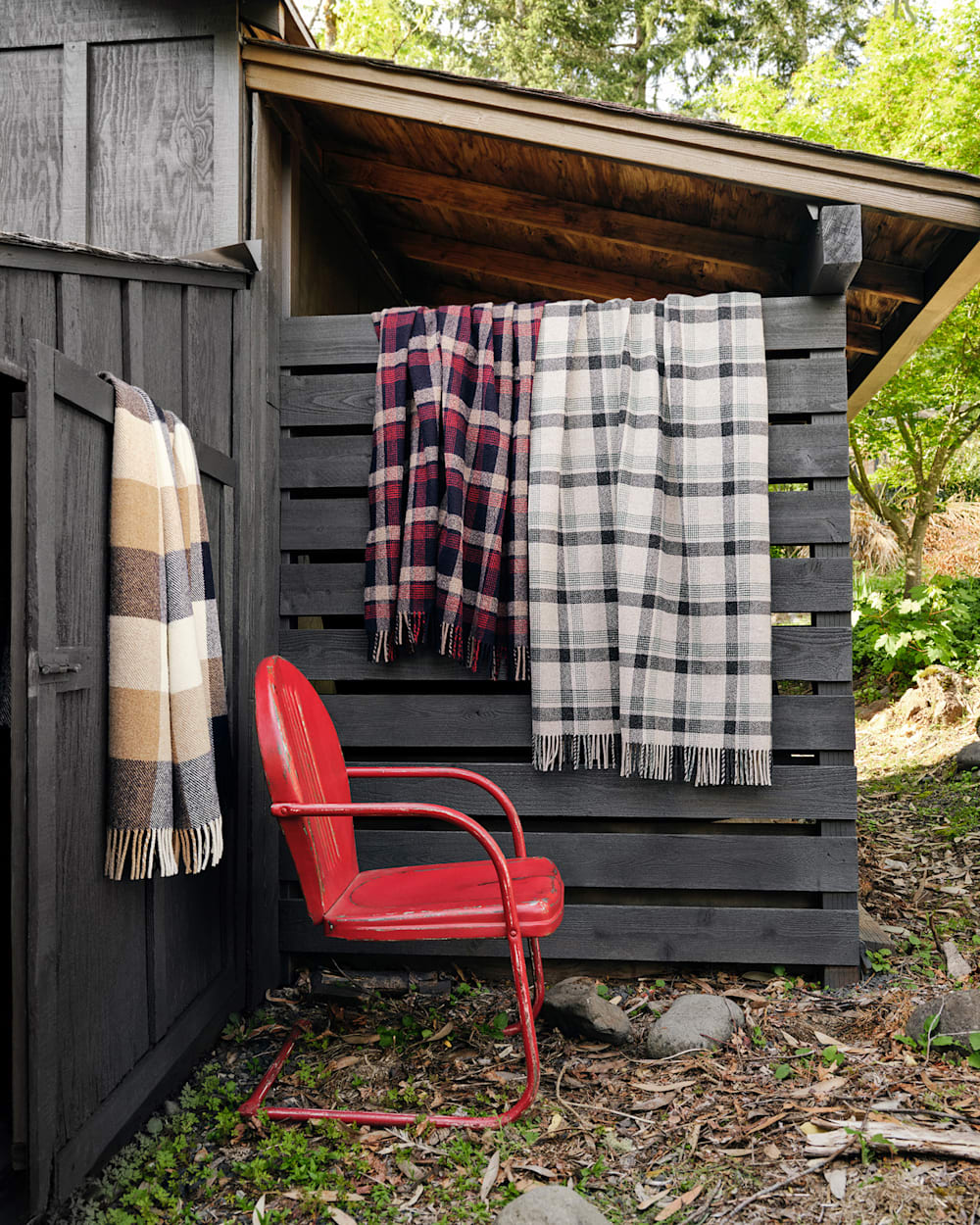 ECO-WISE WOOL FRINGED THROW