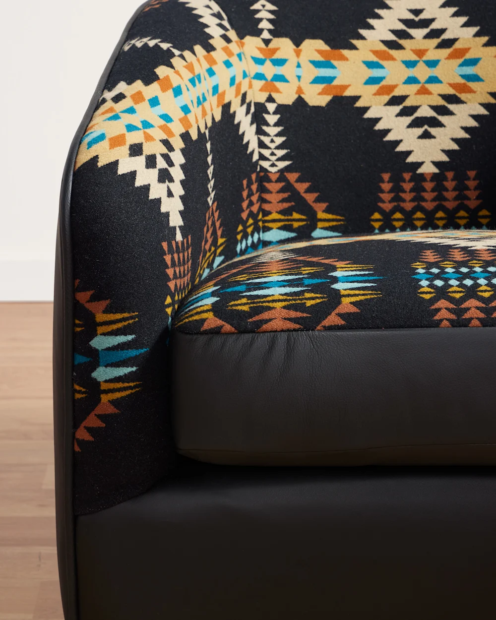 RANCHO ARROYO BARREL CHAIR