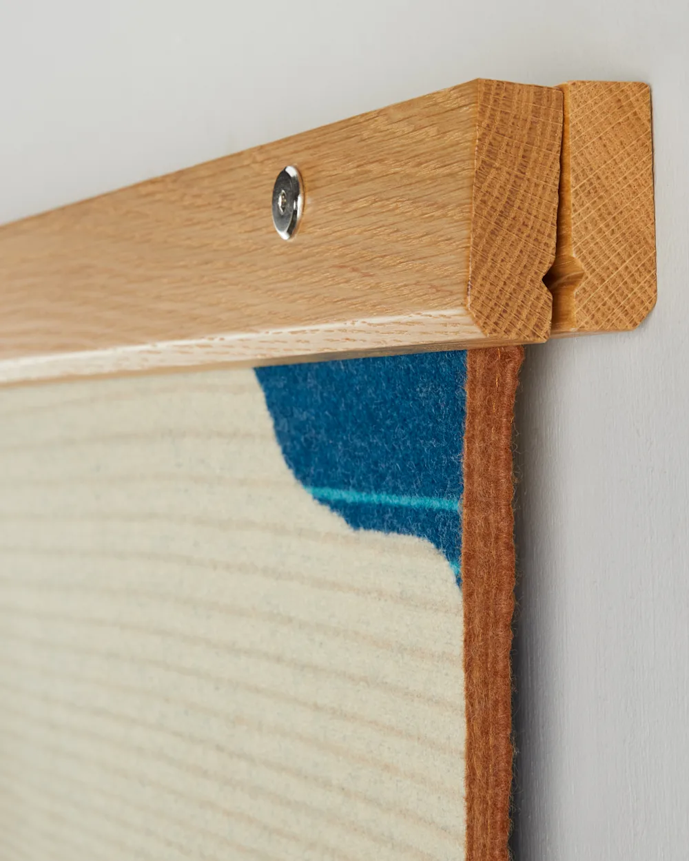 WOODEN BLANKET HANGER