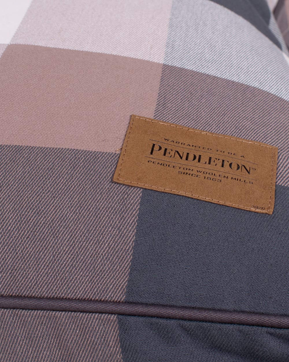 BLOCK PLAID PET BED - NAPPER