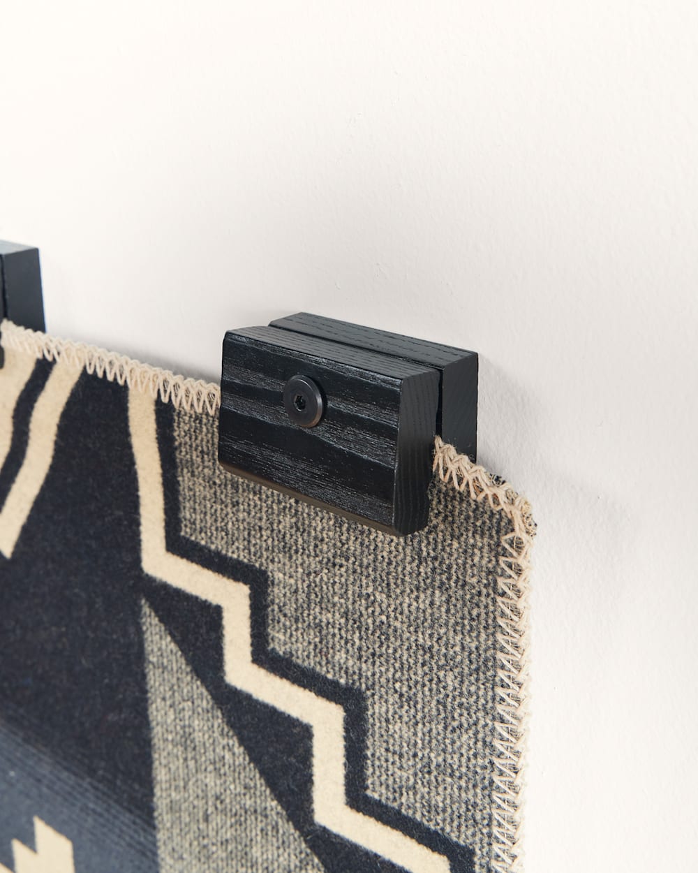 WOODEN BLANKET HANGER CLIPS