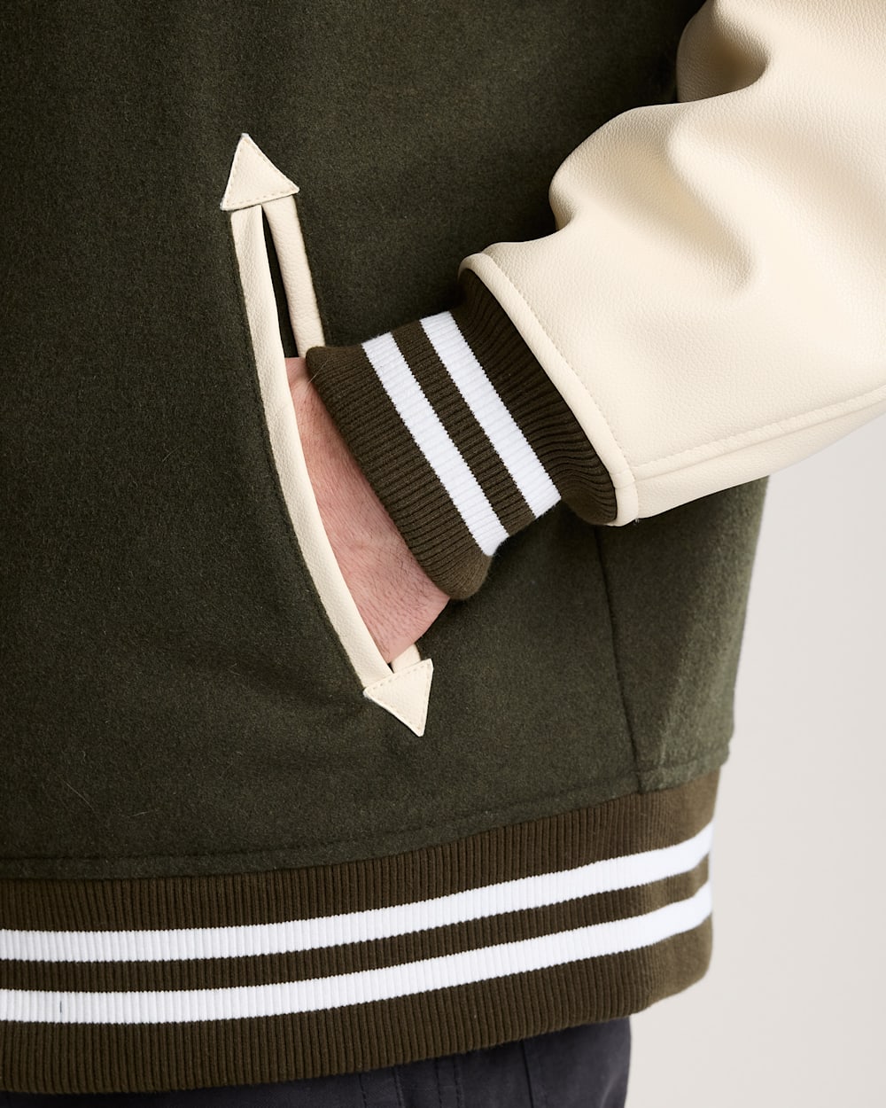 MEN'S PENDLETON UK WOOL/FAUX LEATHER VARSITY JACKET