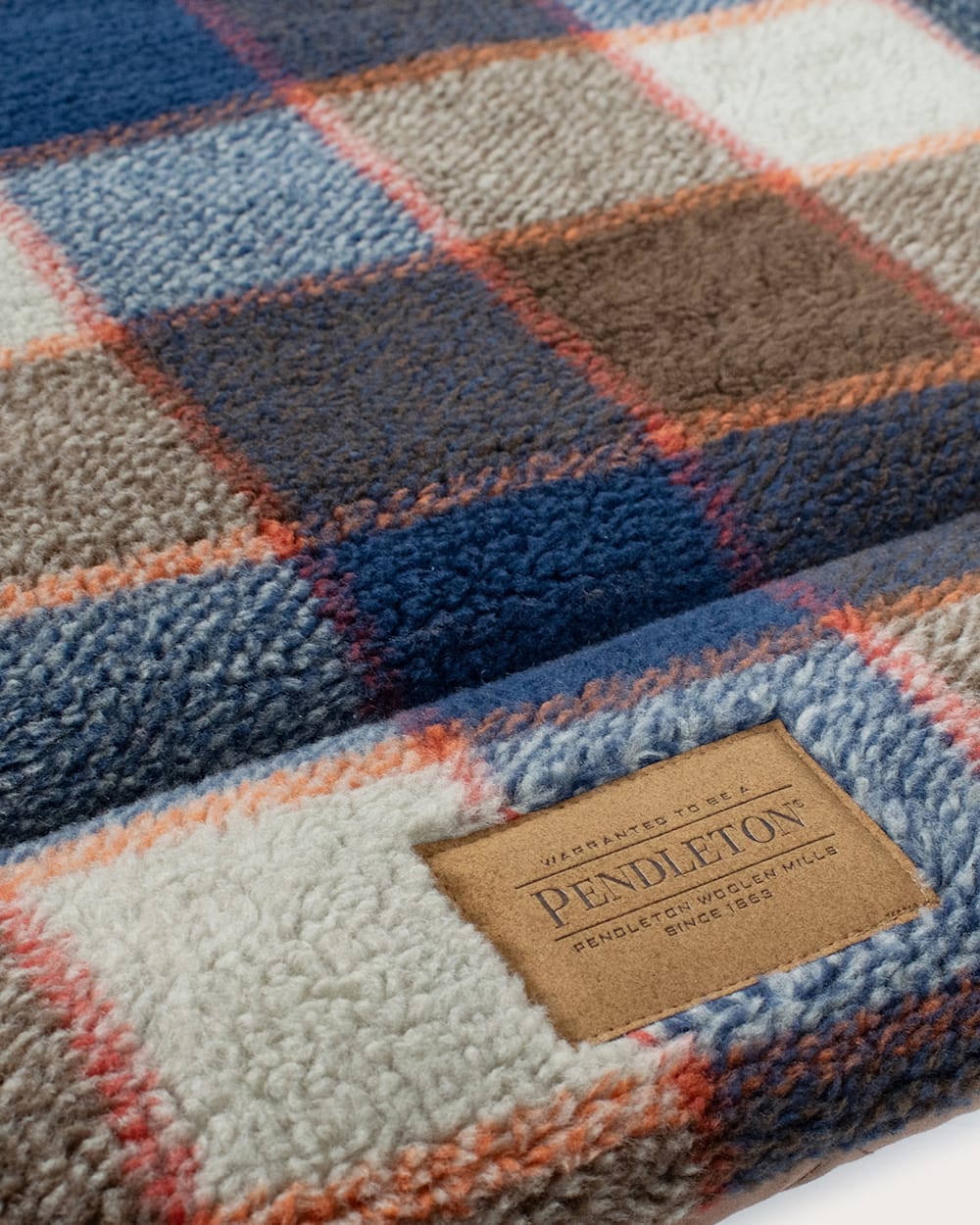 MOUNTAIN PLAID PET BED - COMFORT CUSHION