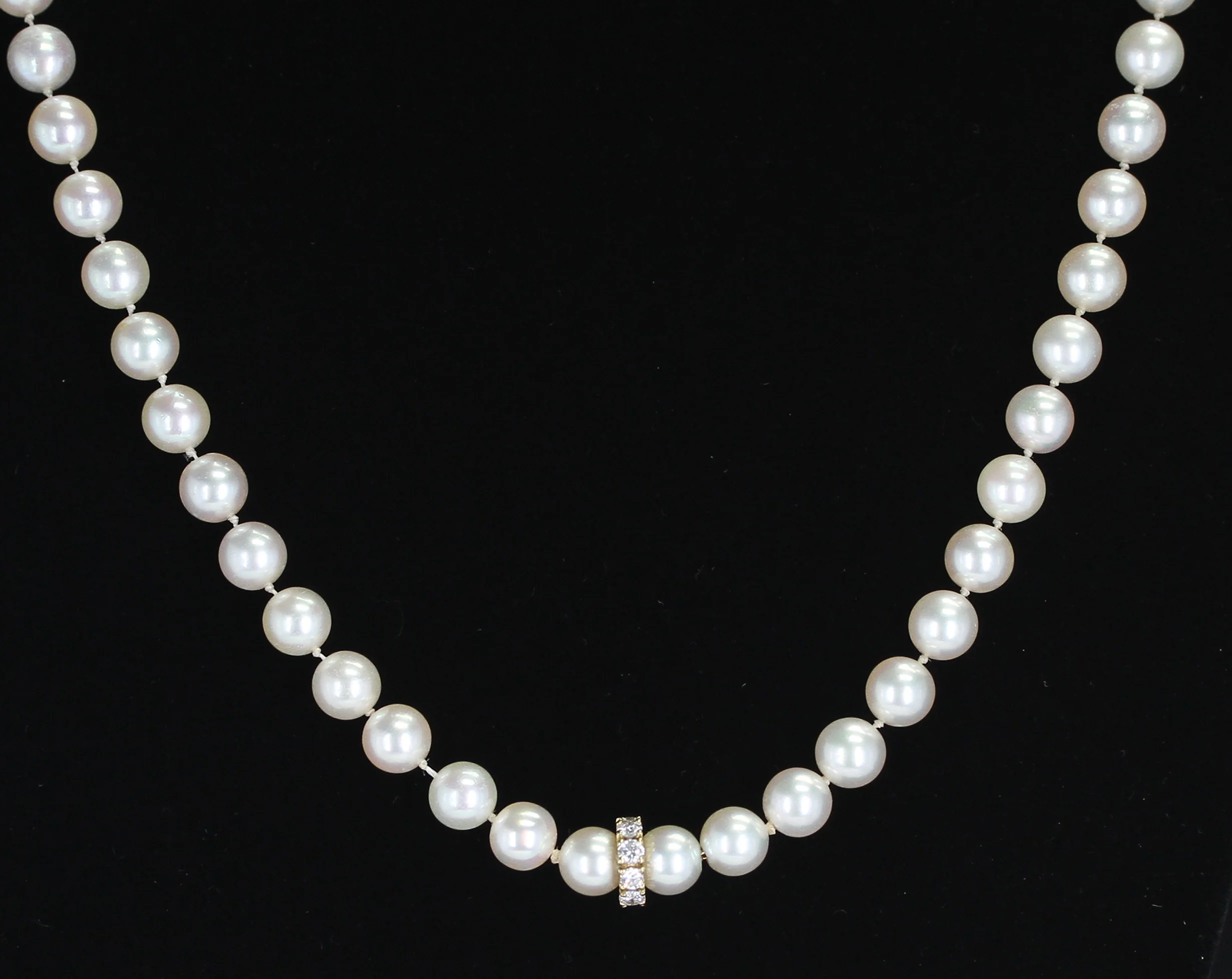 Pearl Beads Necklace with Diamond Discs