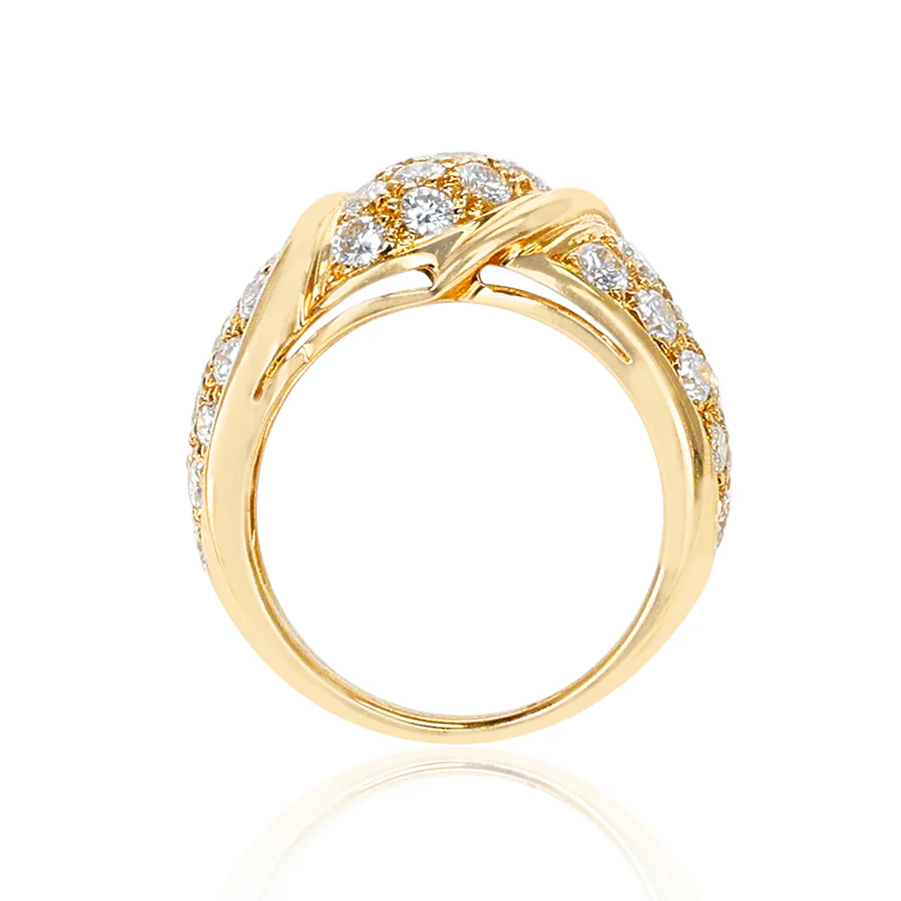 Van Cleef & Arpels Three Swerve 2.25 cts. Diamond Ring, 18k Yellow