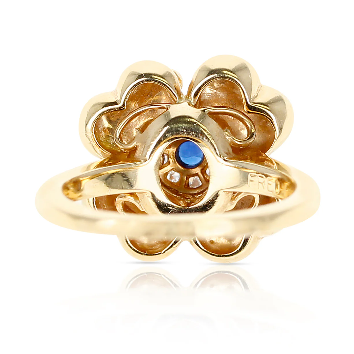 Paris Clover Ring with Diamonds and Center Blue Sapphire, 18 Karat Yellow Gold