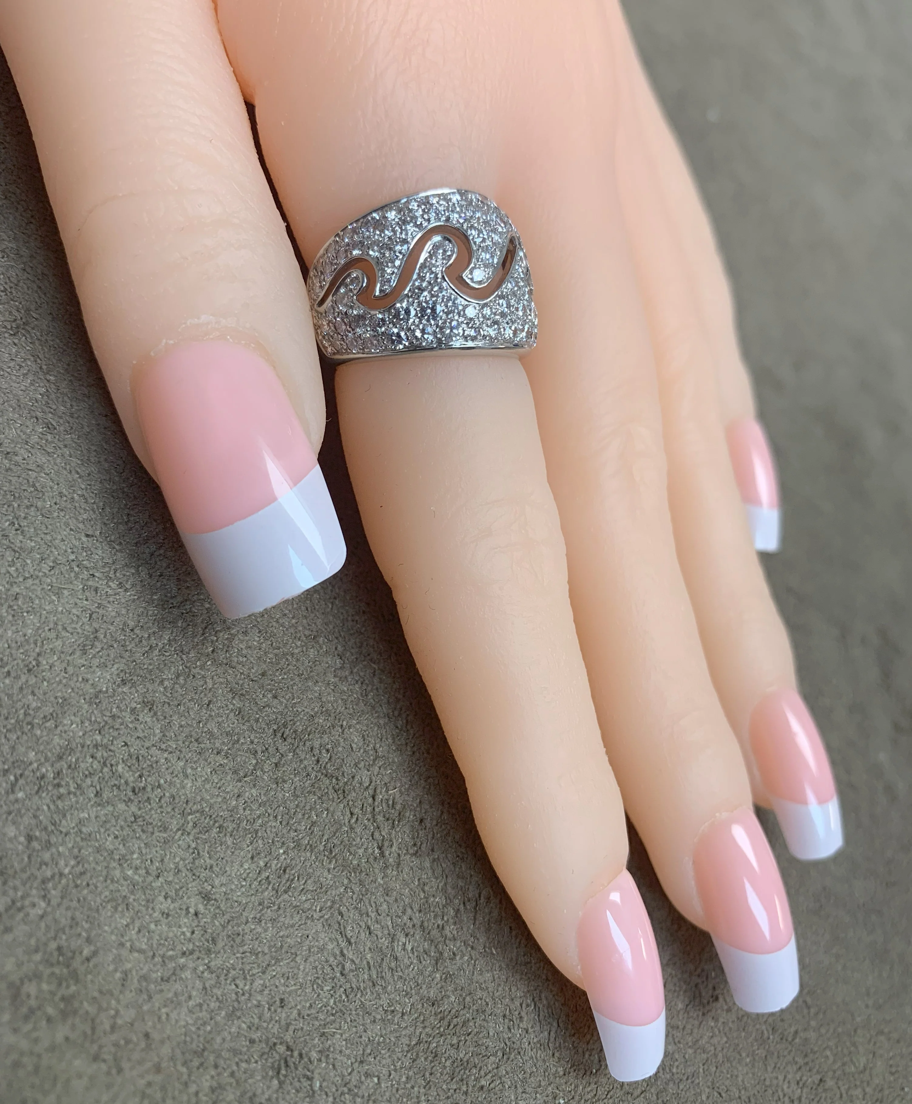 Van Cleef & Arpels Diamond Wave Ring, 18k White