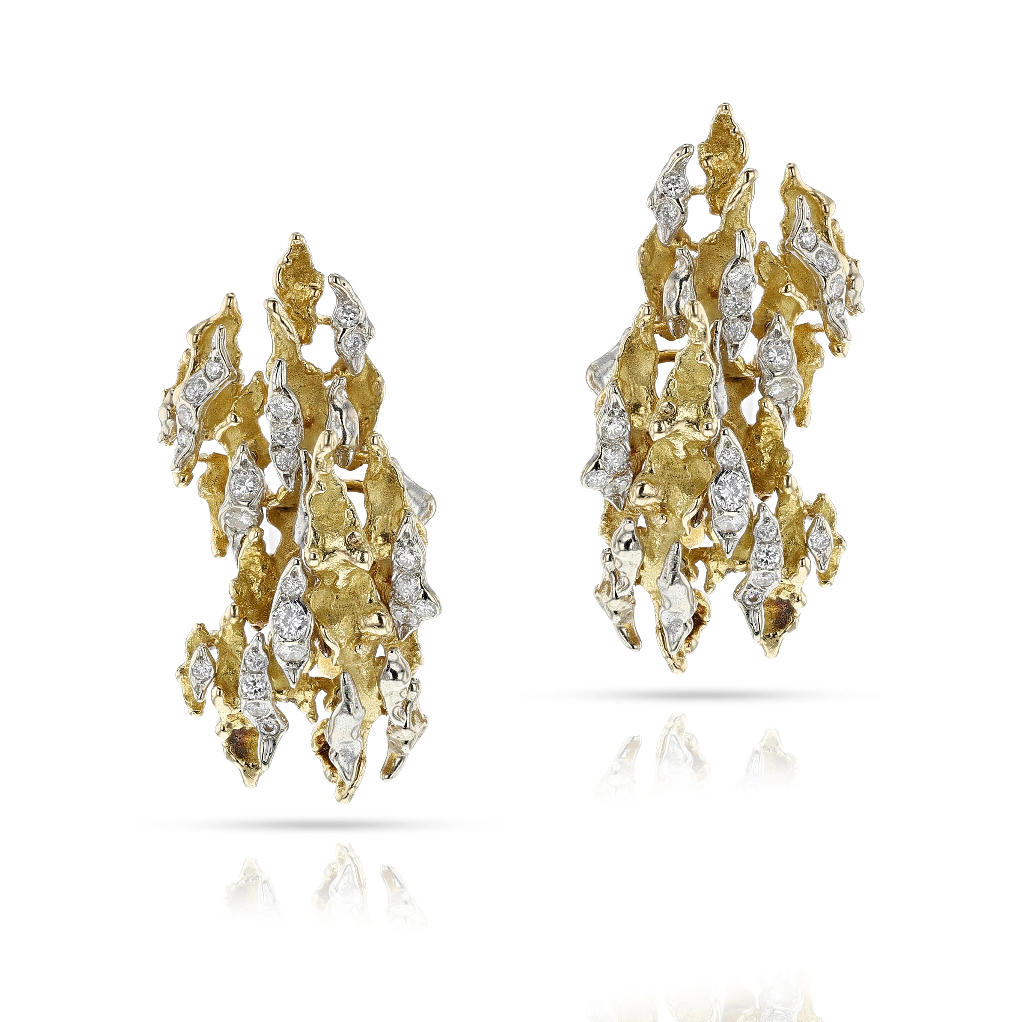 1970s Sterlé Yellow and White Gold Wavy Earrings with Diamonds