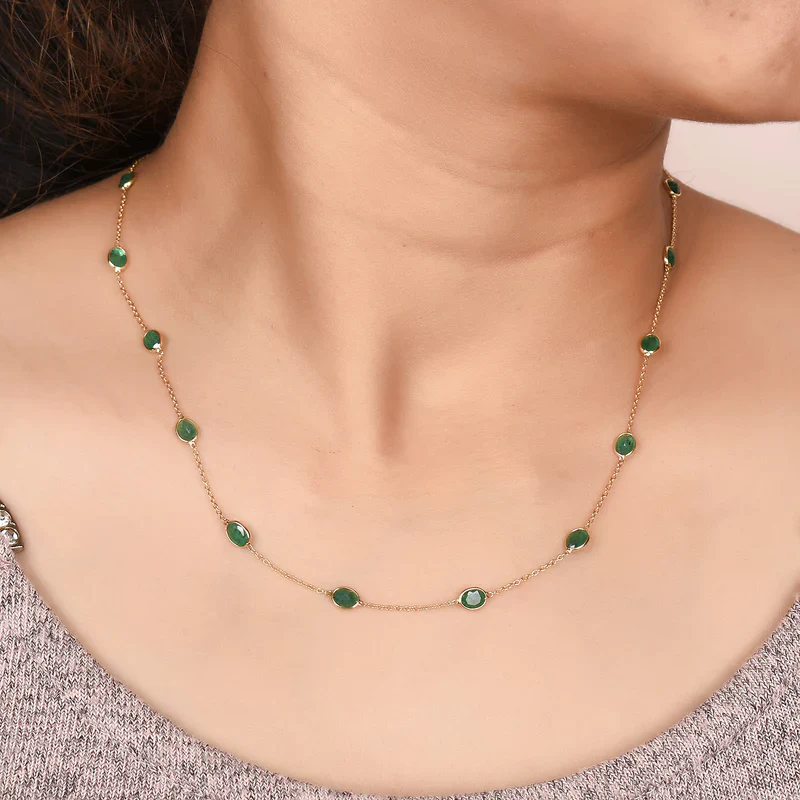 Oval Shape Blue Sapphire Necklace, 18 Karat Gold