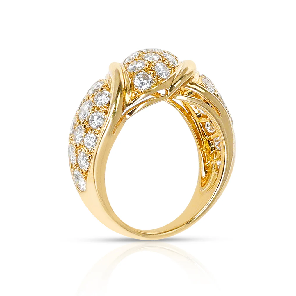Van Cleef & Arpels Three Swerve 2.25 cts. Diamond Ring, 18k Yellow