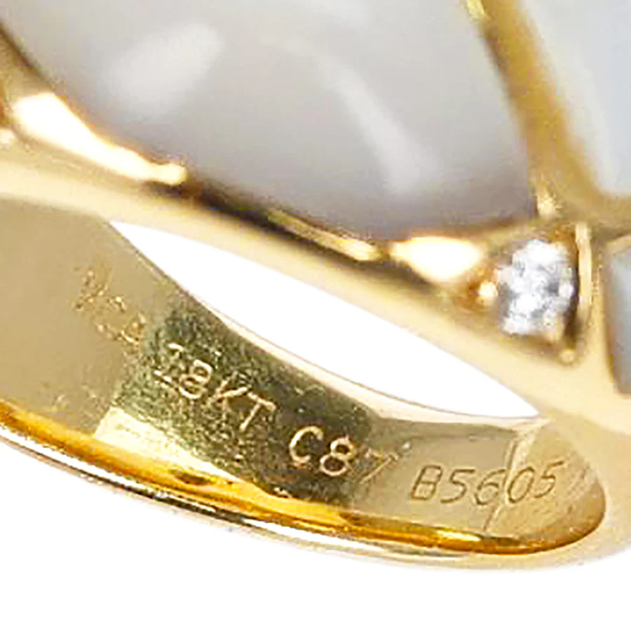 Van Cleef & Arpels Mother of Pearl and Diamond Quilted Ring, 18k