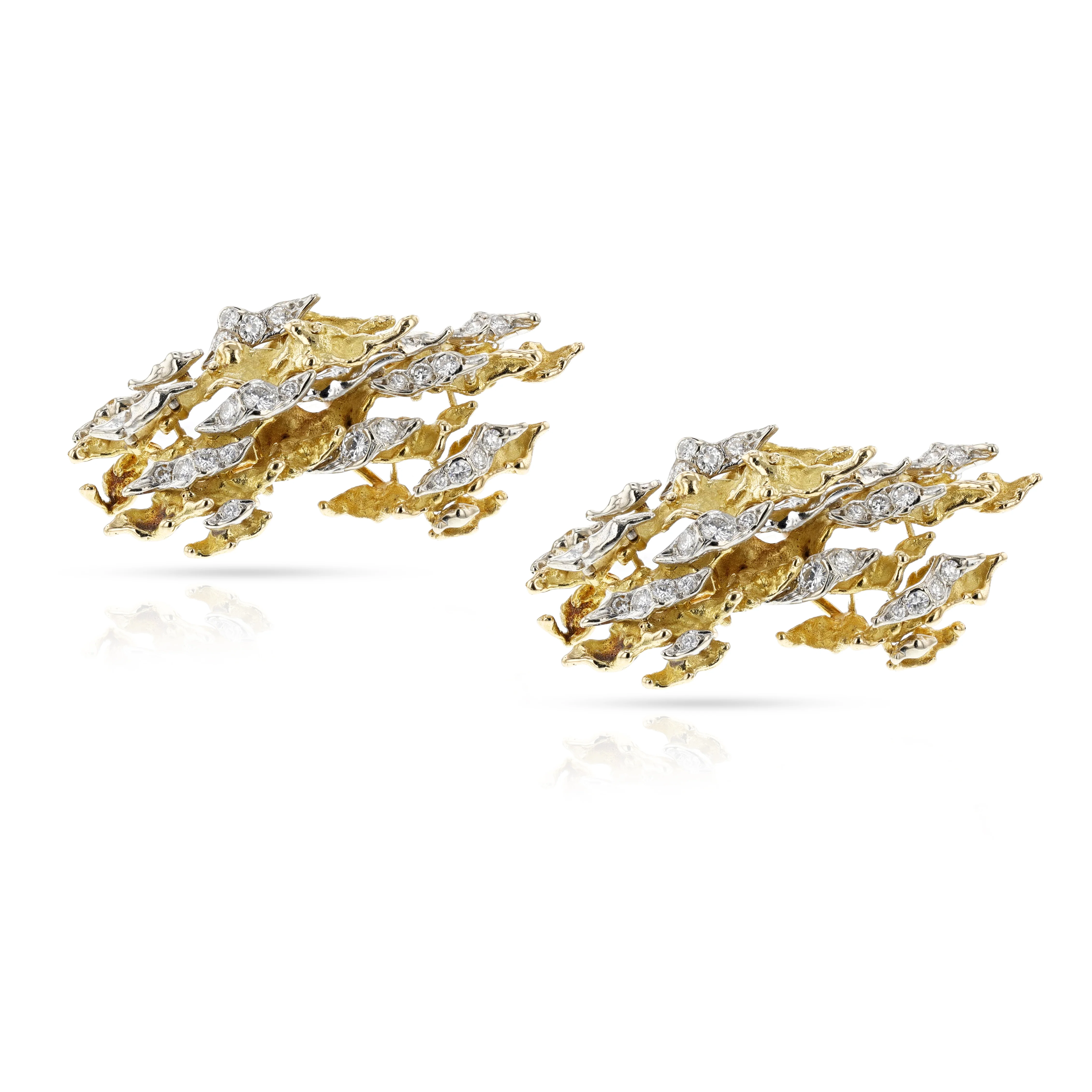 1970s Sterlé Yellow and White Gold Wavy Earrings with Diamonds