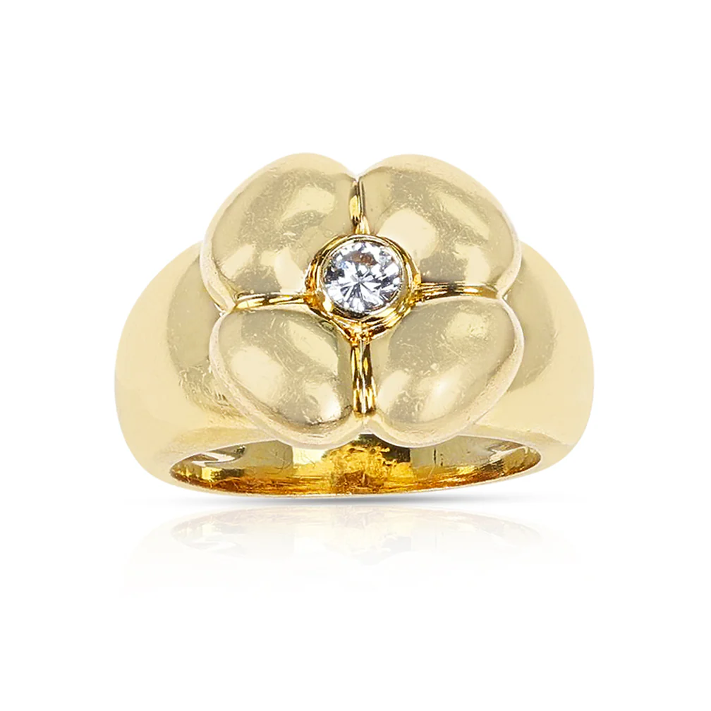 Van Cleef & Arpels Clover Ring with Round Diamond, 18K