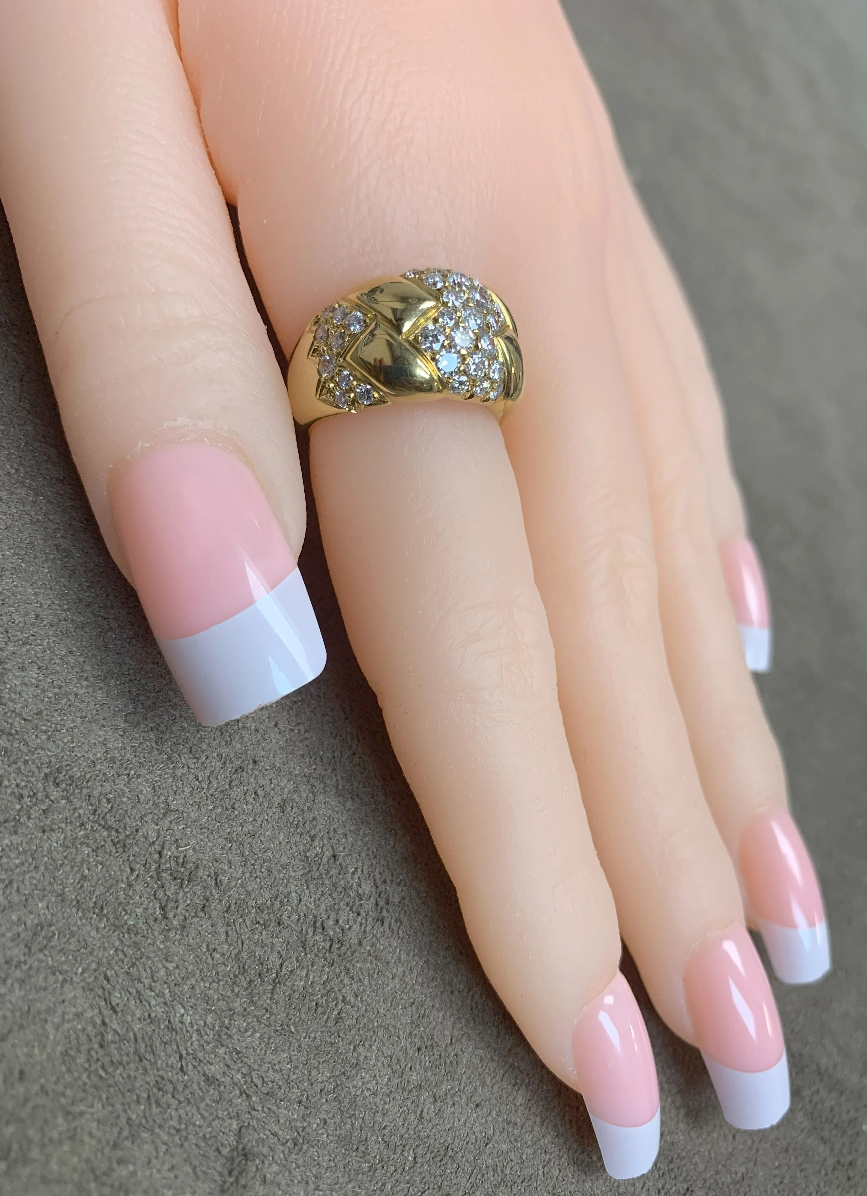 Van Cleef & Arpels Diamond and Gold Design Ring, 18K