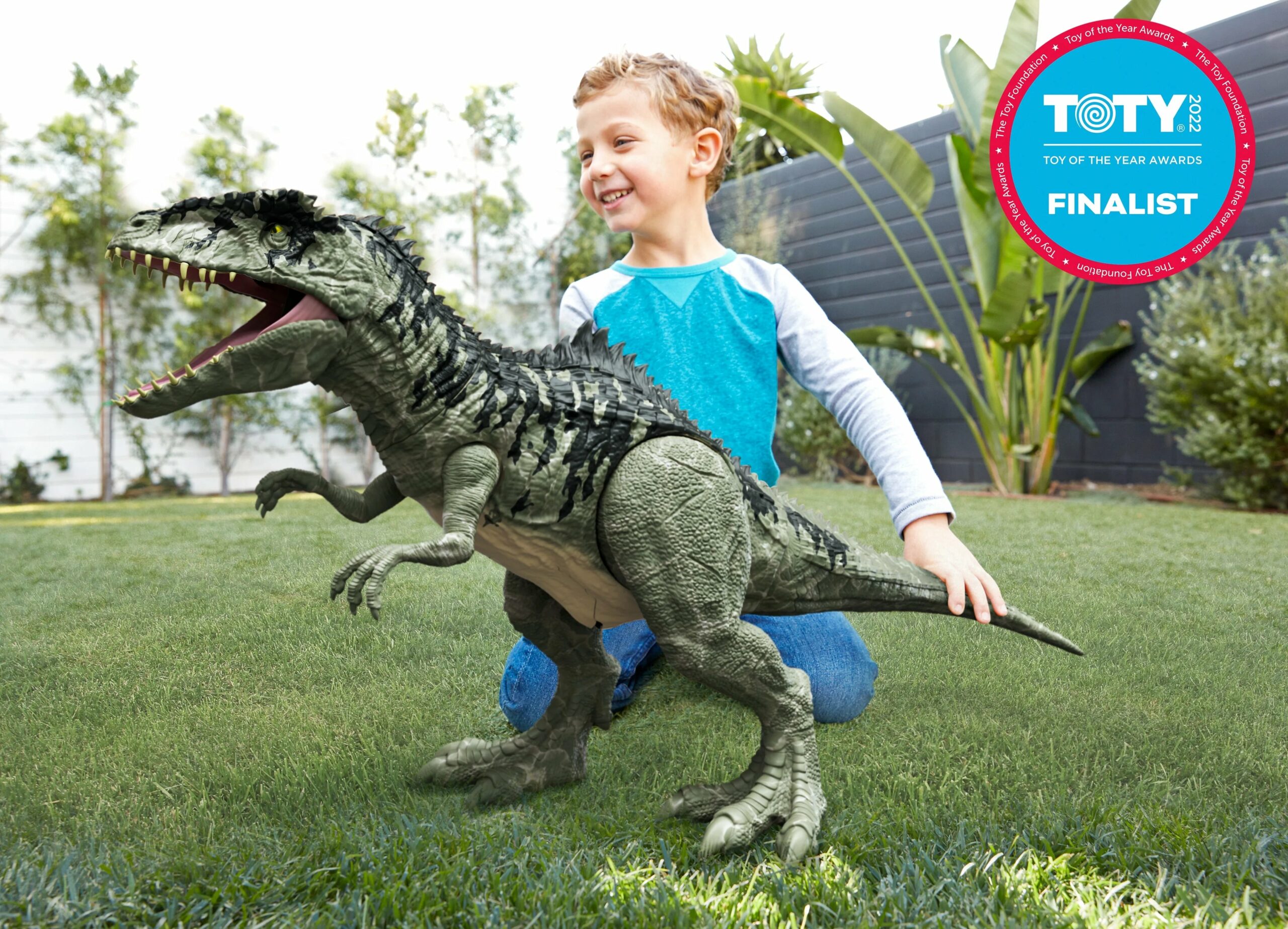 Jurassic World Dominion Super Colossal Giganotosaurus Figure, 14′′ Tall, 3′ Long, Posable, Ages 4+
