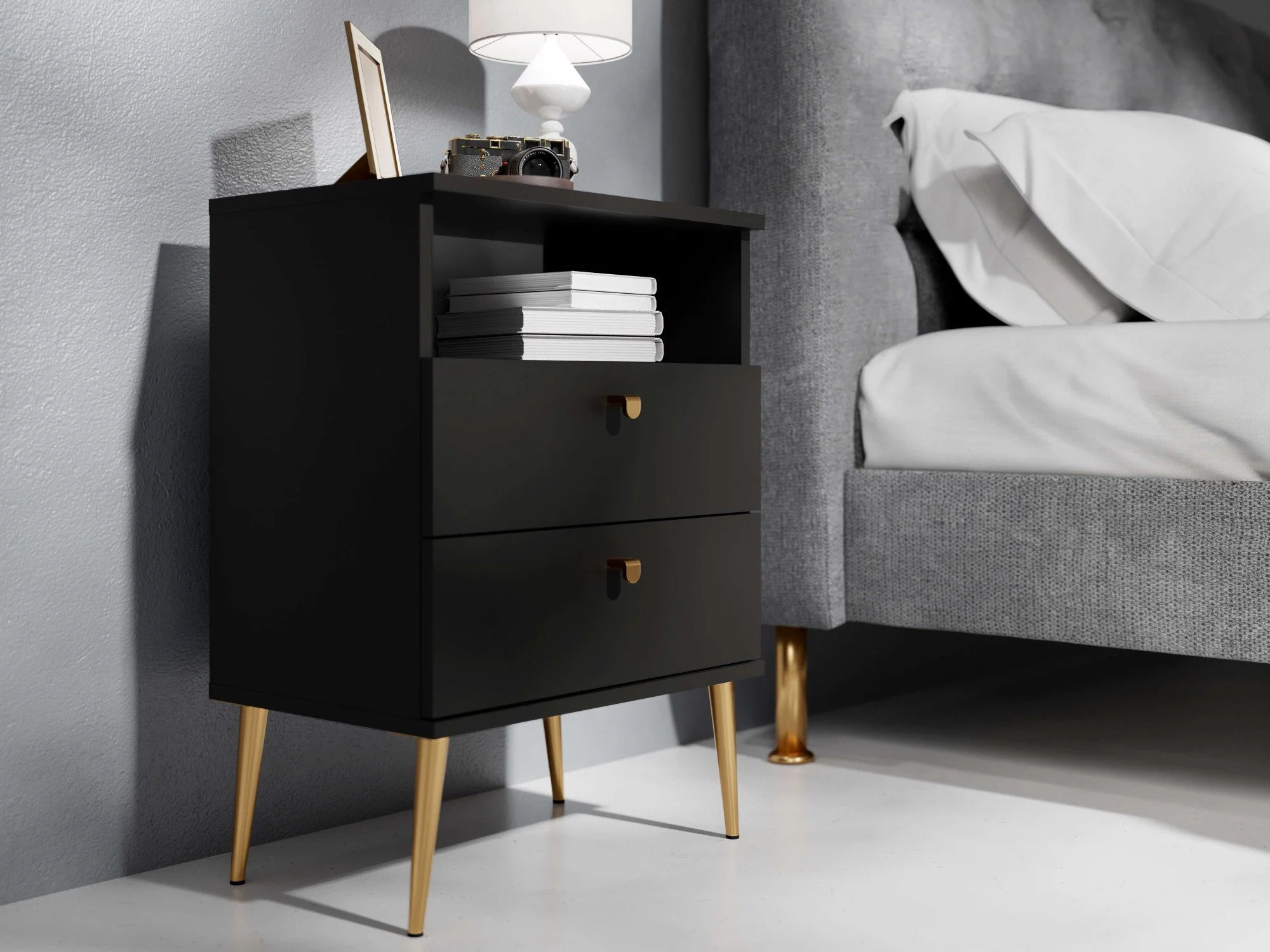 Mesita de noche Elyria con diseño elegante en negro, tiradores metálicos – 50 cm