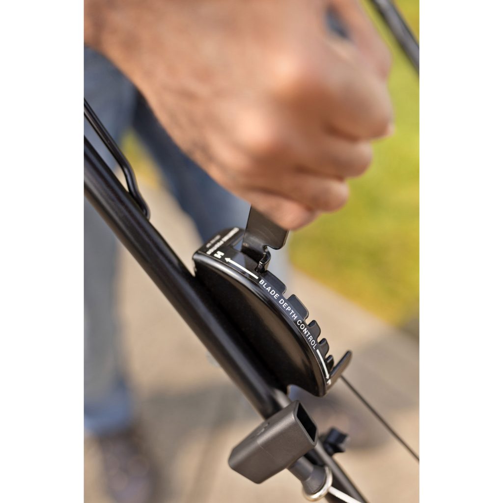 Troy-Bilt TBE550 Driveway Edger, 140cc Briggs & Stratton Engine, 9′�?Triple-Edge Blade, 3 Bevel Positions