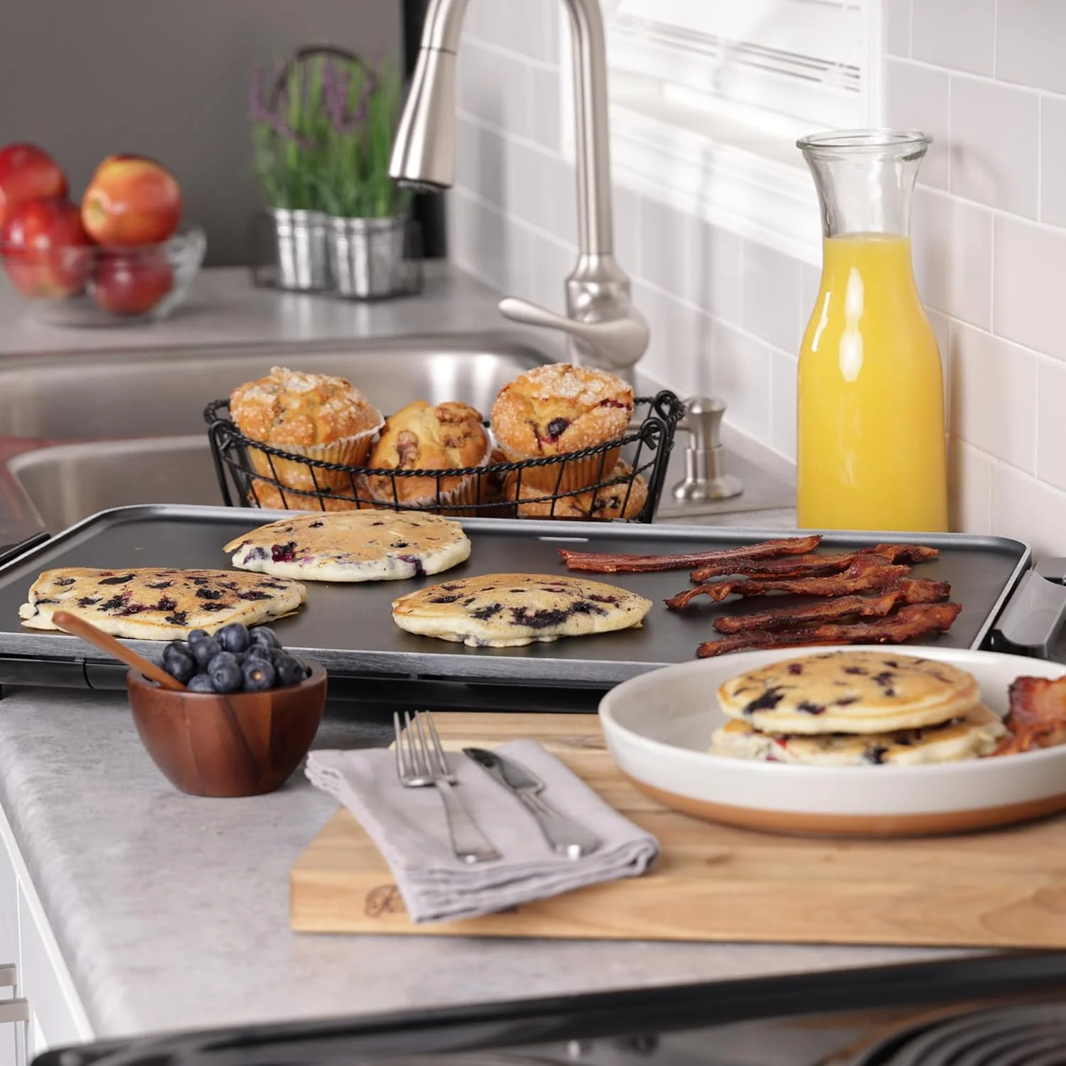 Presto 07072 Slimline Griddle, Black, 22