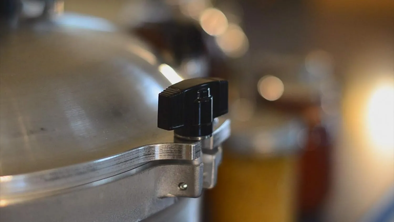 All American 1930 21.5qt Pressure Cooker & Canner, Aluminum, Metal-to-Metal Seal, Gas & Electric Compatible, Made in USA