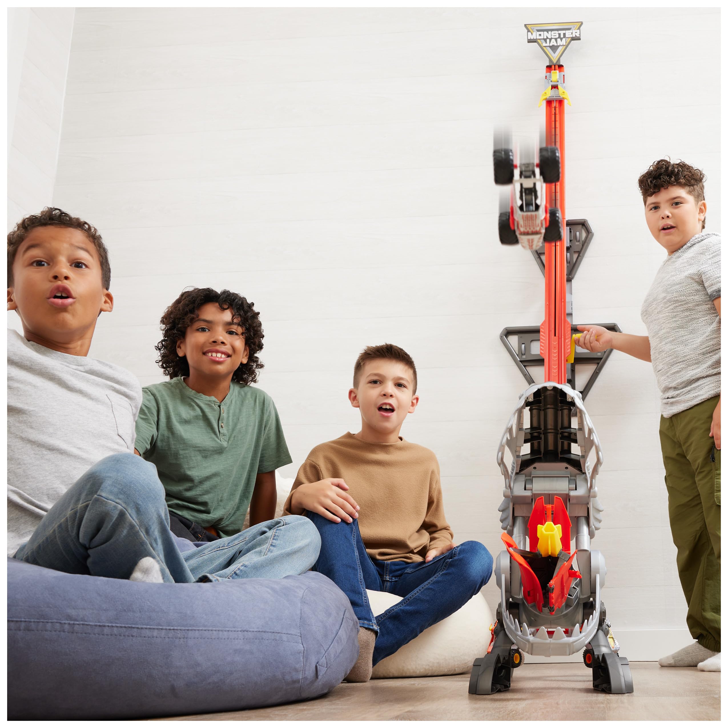 Monster Jam ThunderROARus Playset Exclusive