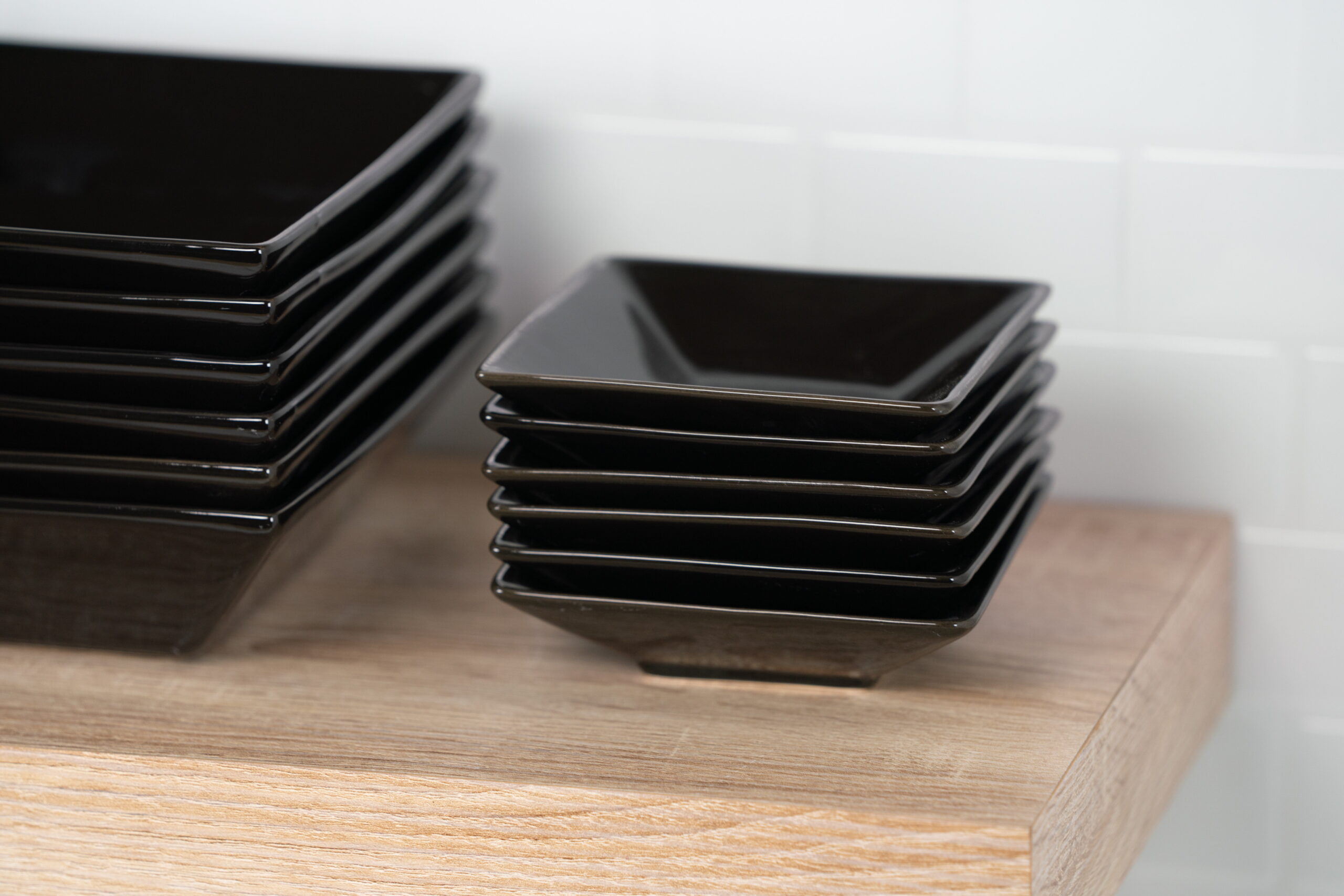 10 Strawberry Street Nova Square 40 Piece Stoneware Dinnerware Set, Black