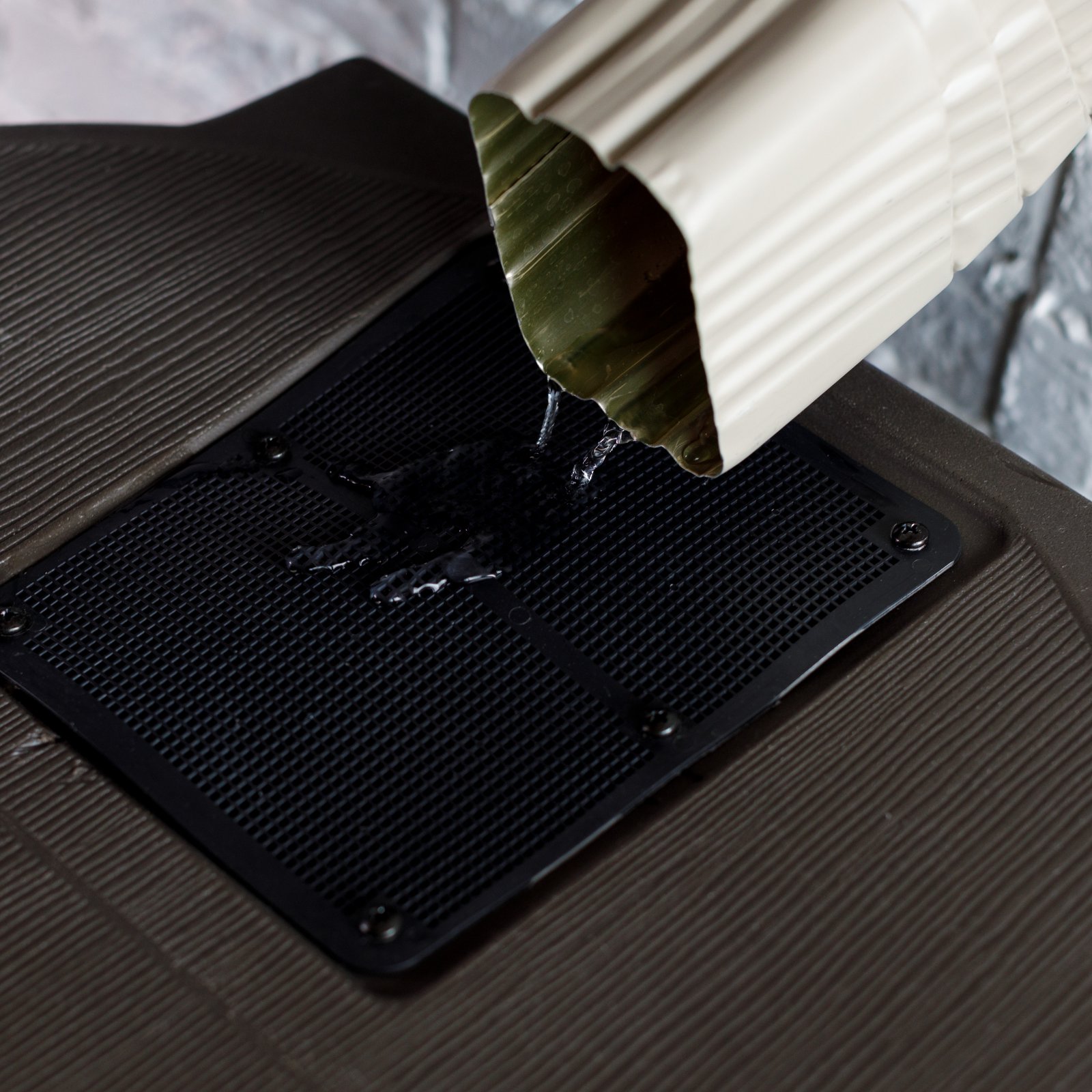 50 Gallon  Darkened Rib Rain Barrel, Green