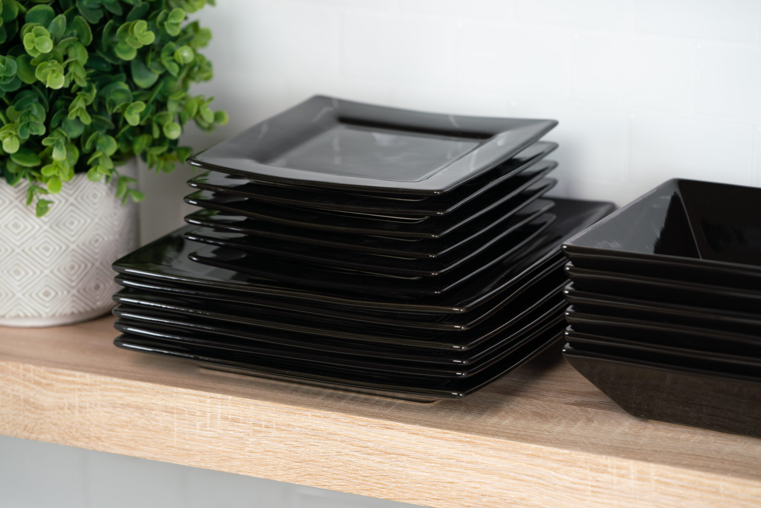 10 Strawberry Street Nova Square 40 Piece Stoneware Dinnerware Set, Black